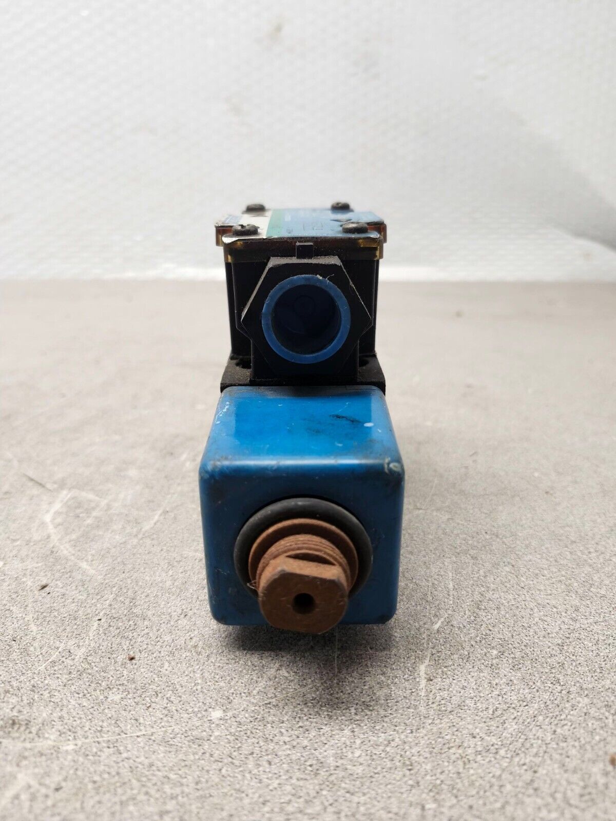 NEW NO BOX VICKERS HYDRAULIC VALVE DG4V-3S-6B-M-FW-B5-60