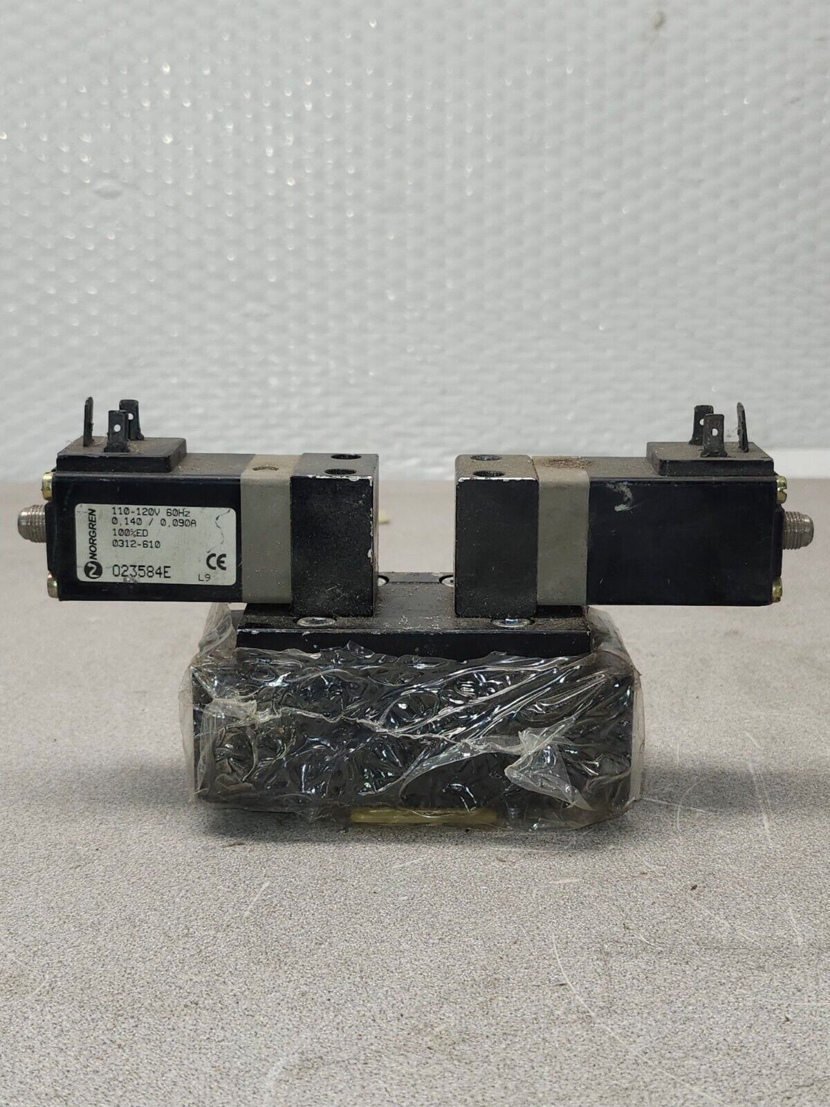 USED MARTONAIR DISTRIBUTION VALVE SOLENOID PILOT OPERATED 120 VAC UM/22253/123