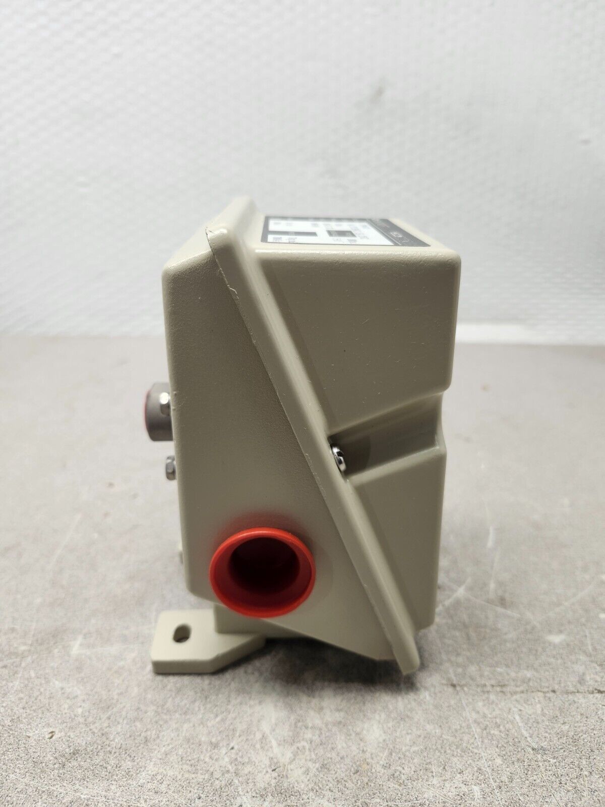 NEW WITH BOX ASHCROFT pressure switch LPSN4HB25