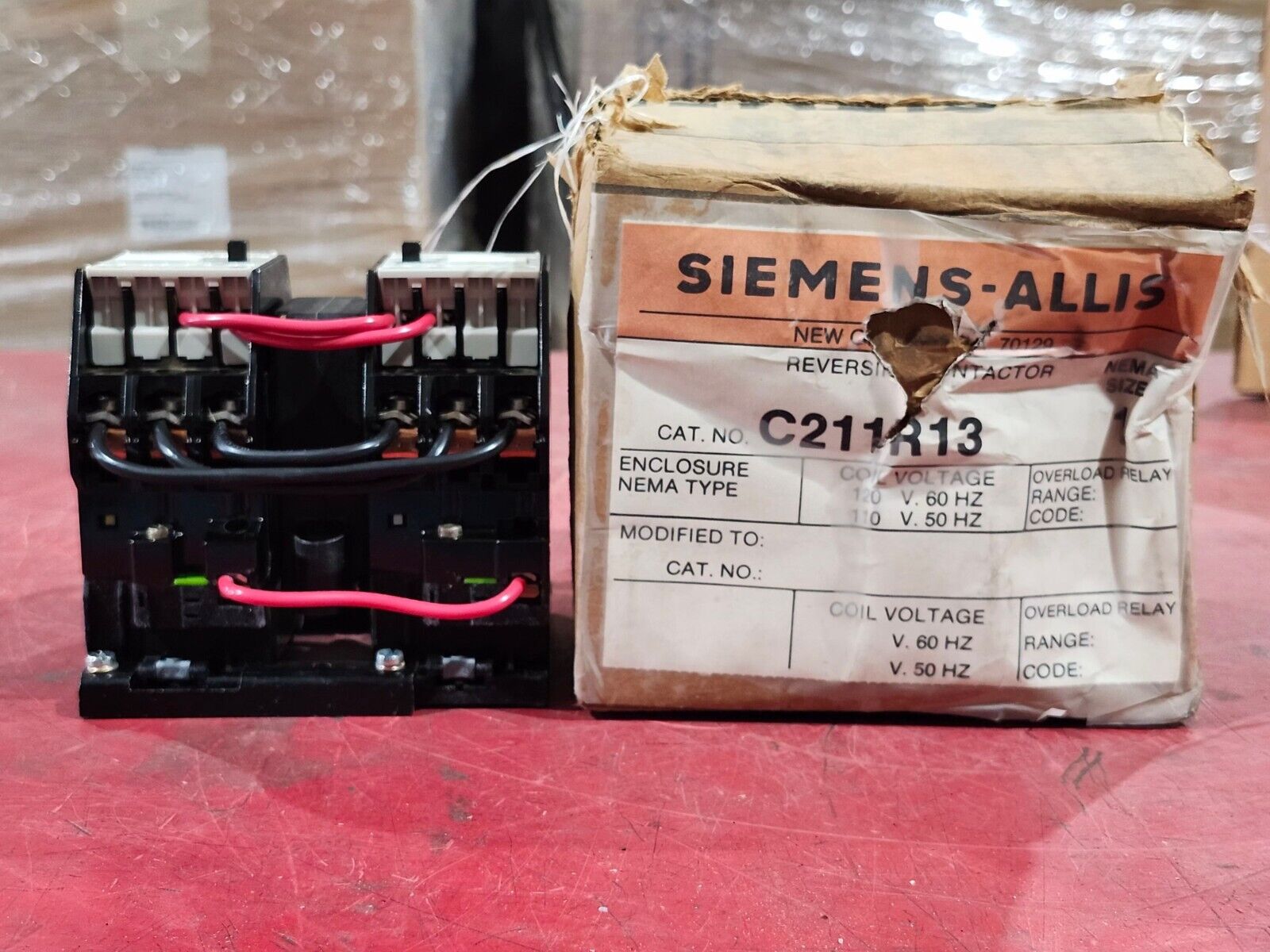 NEW IN BOX SIEMENS REVERSING CONTACTOR C211R13