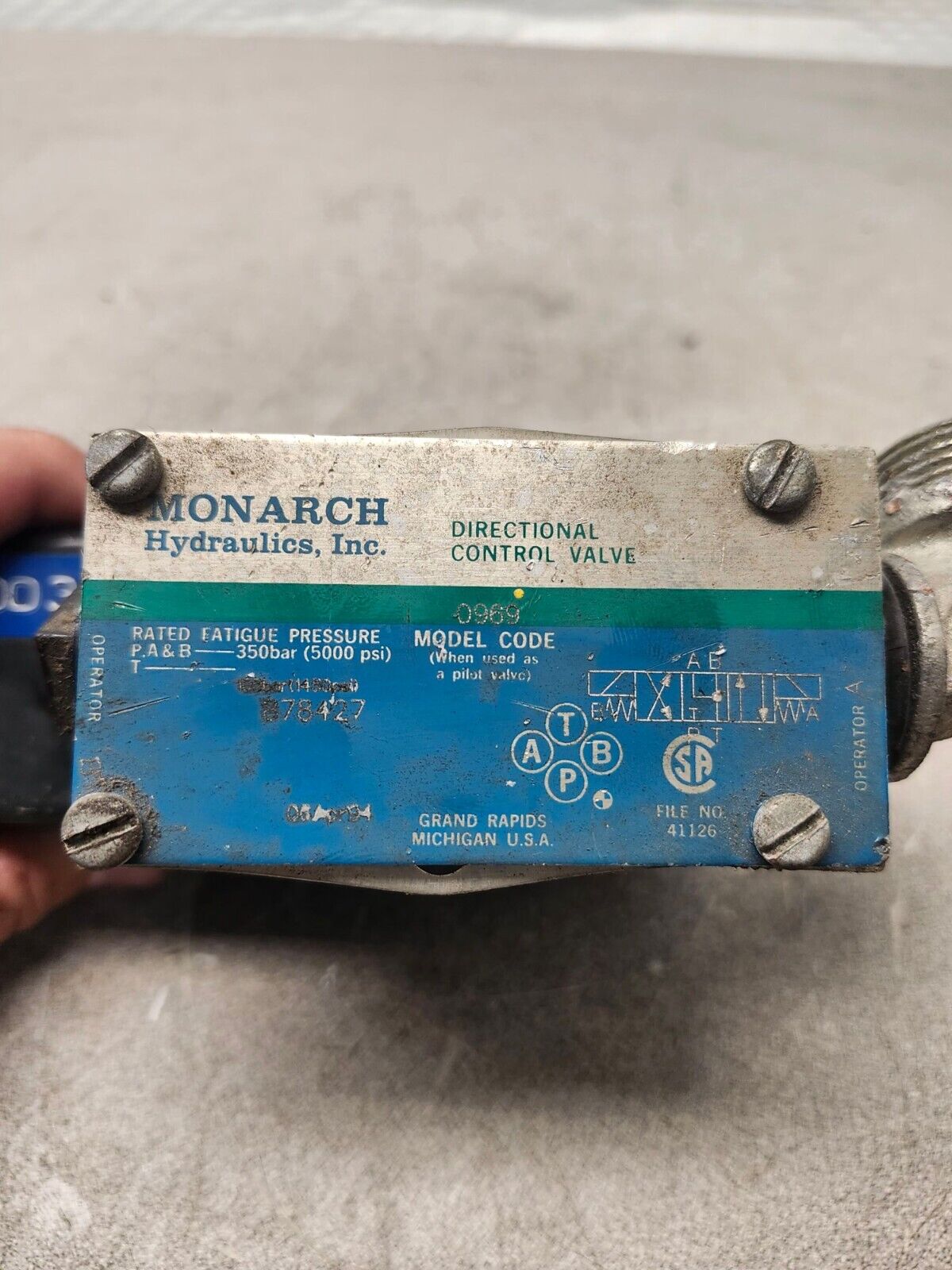 USED MONARCH DIRECTIONAL VALVE 5000PSI  0969