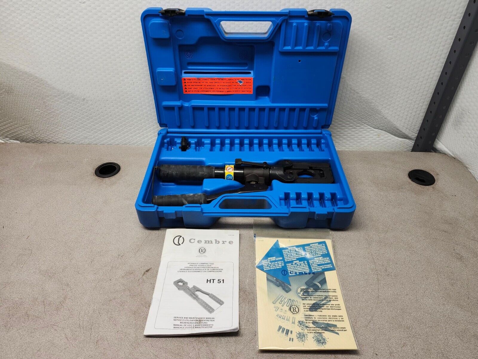 NEW IN BOX Cembre Hydraulic Hand Crimper with Case, Tool HT 51