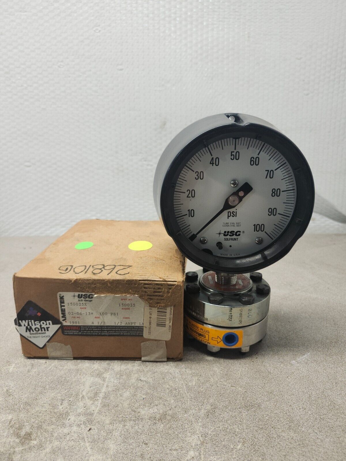 NEW IN BOX USG Pressure Gauge 4-1/2in 1/2in Npt 0-600psi 150025X