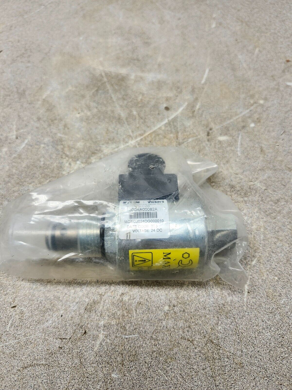 NEW EATON CARTRIDGE SOLENOID VALVE SV3-10-0-0-24DG