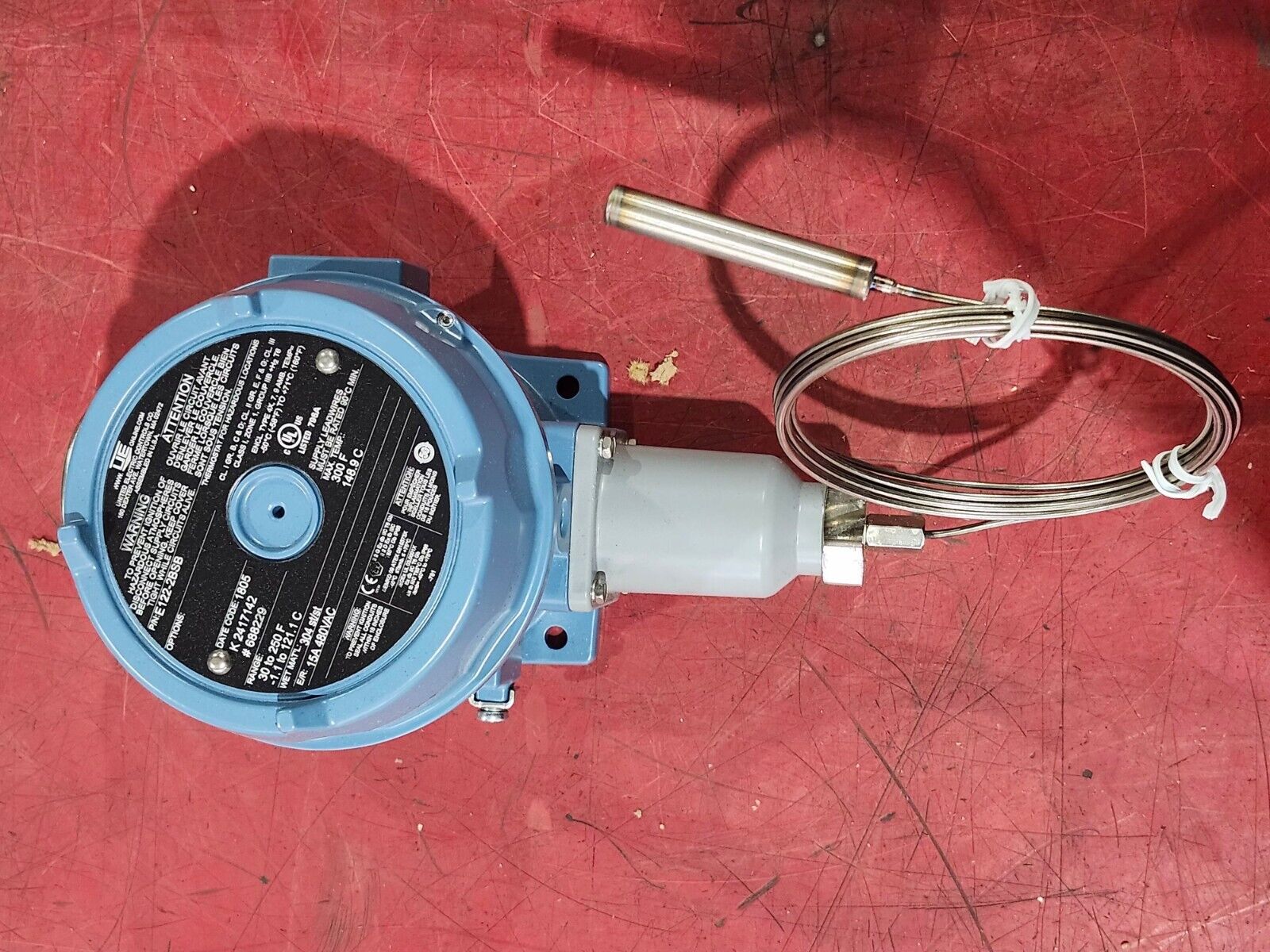 NEW IN BOX UNITED ELECTRIC CONTROLS TEMPERATURE SWITCH E122-2BSB