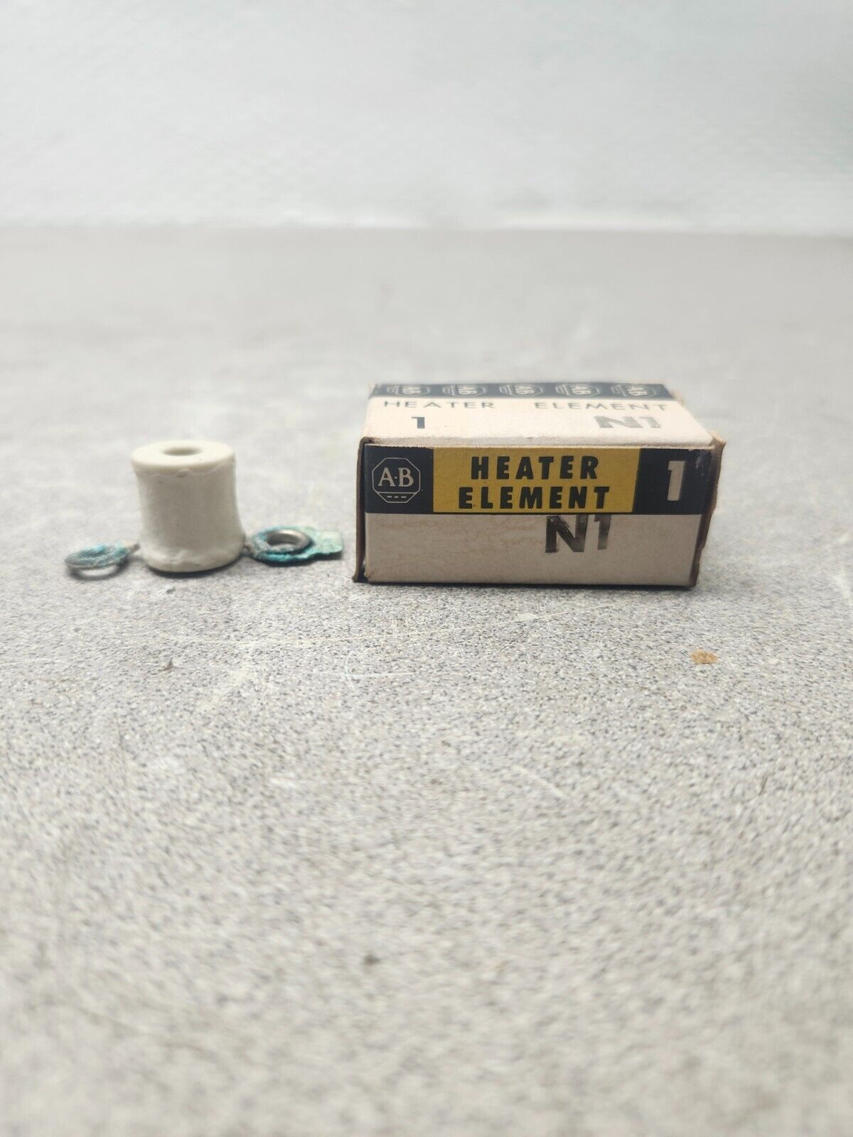 NEW IN BOX LOT OF 42 Allen Bradley Type N Thermal Overload Heater Elements, N1-N