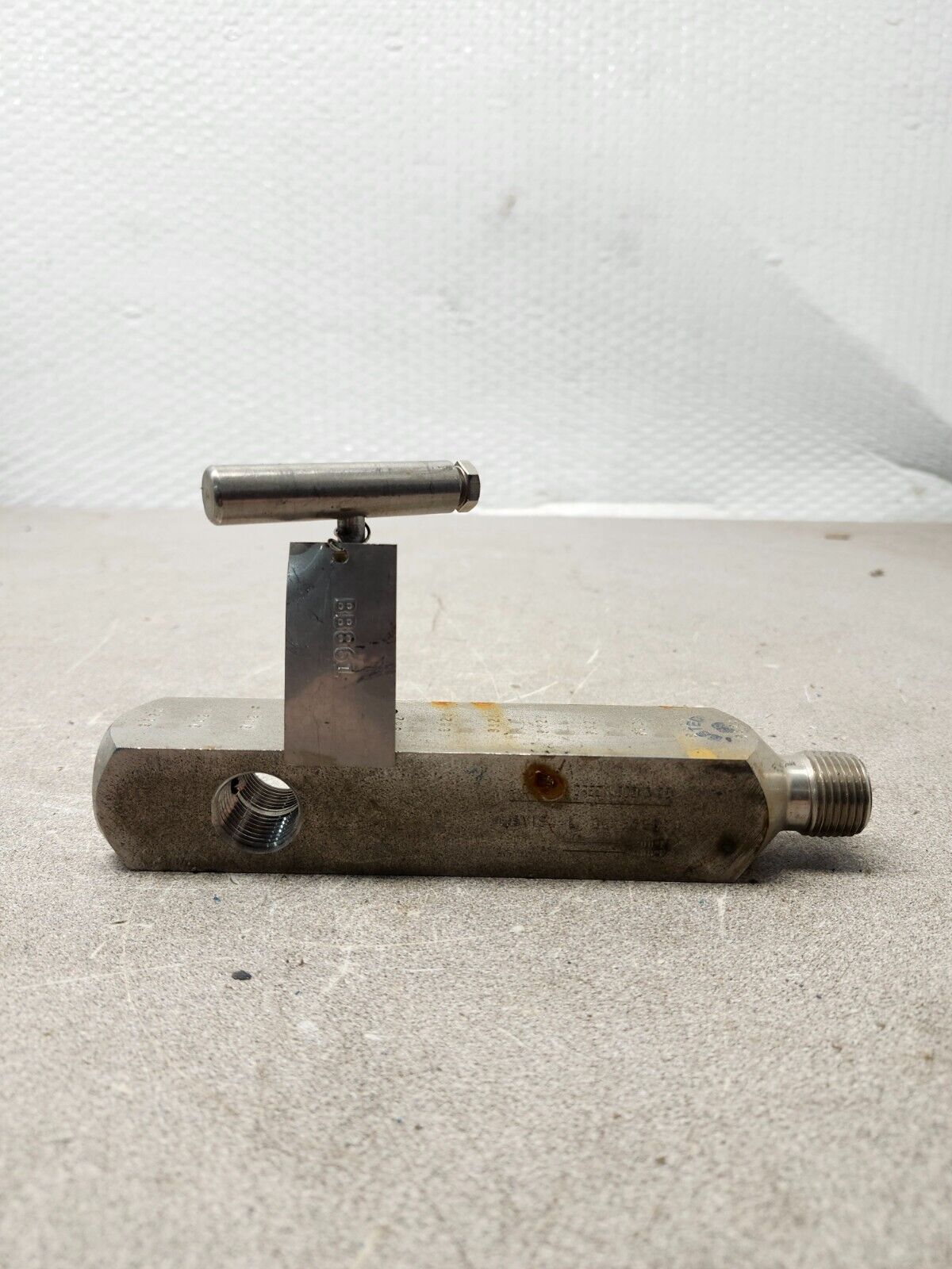 NEW NO BOX Anderson-Greenwood Multi-Port Gauge Valve 1/2 M3VIS44L 021259004
