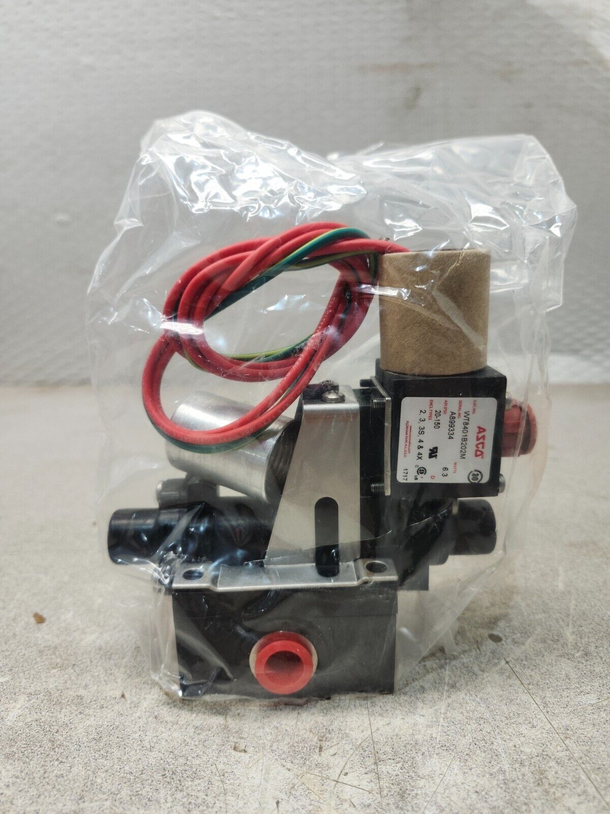 NEW IN BOX ASCO SOLENOID VALVE WT8401B202M 120/60