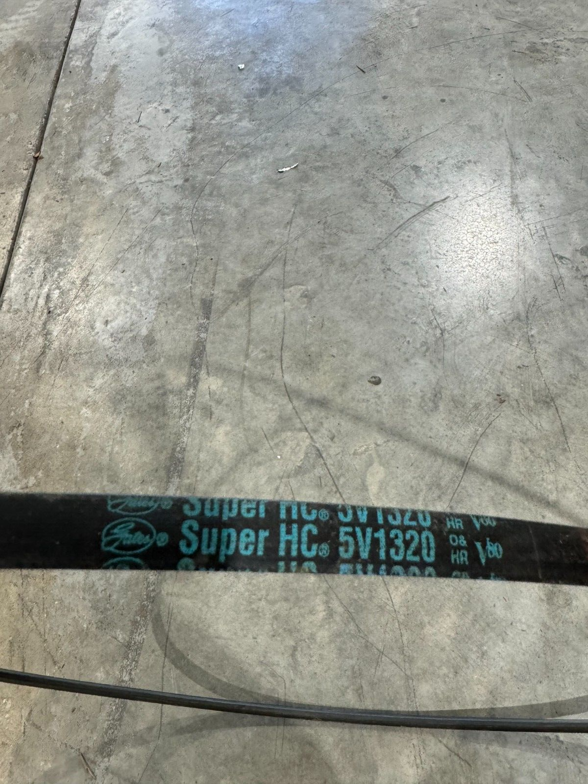 NEW GATES SUPER HC SINGLE BAND V-BELT 5V1320