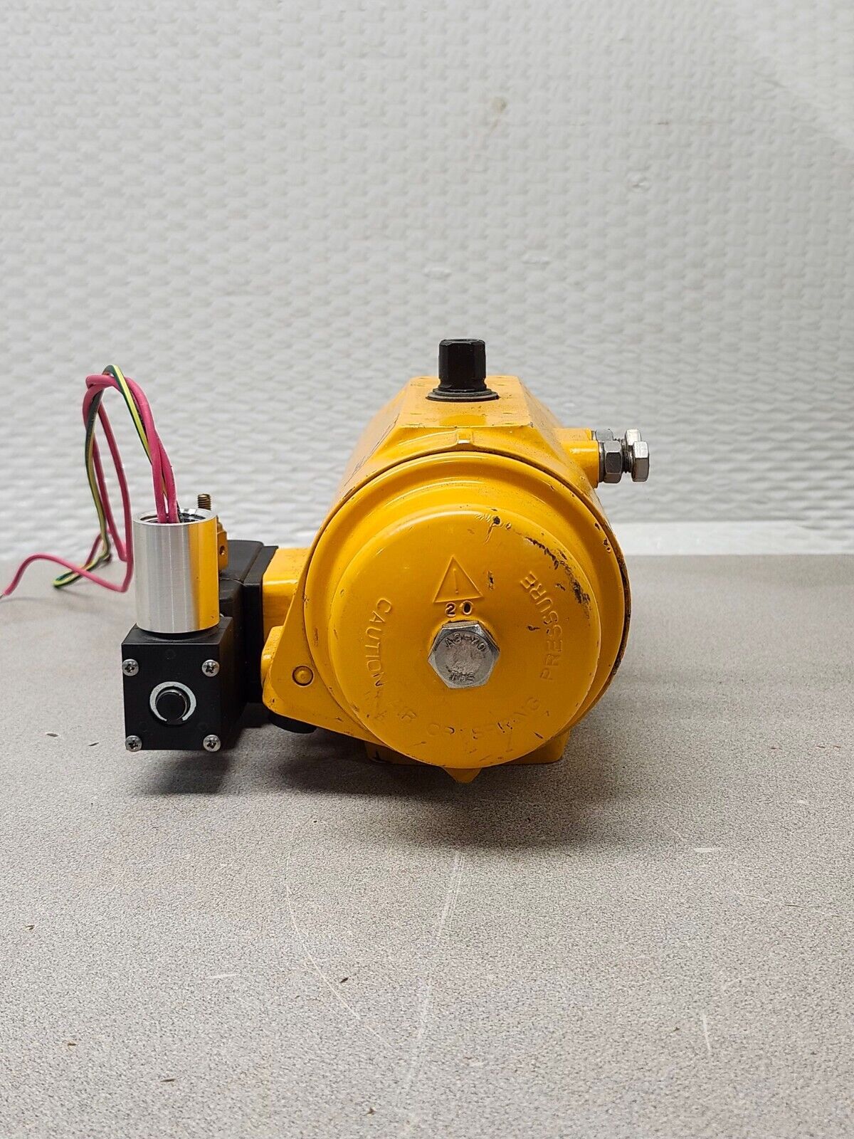 USED HYTORK PEUMATIC VALVE ACTUATOR E1A-XL0131-S60-A00 WITH WT8551A001MS