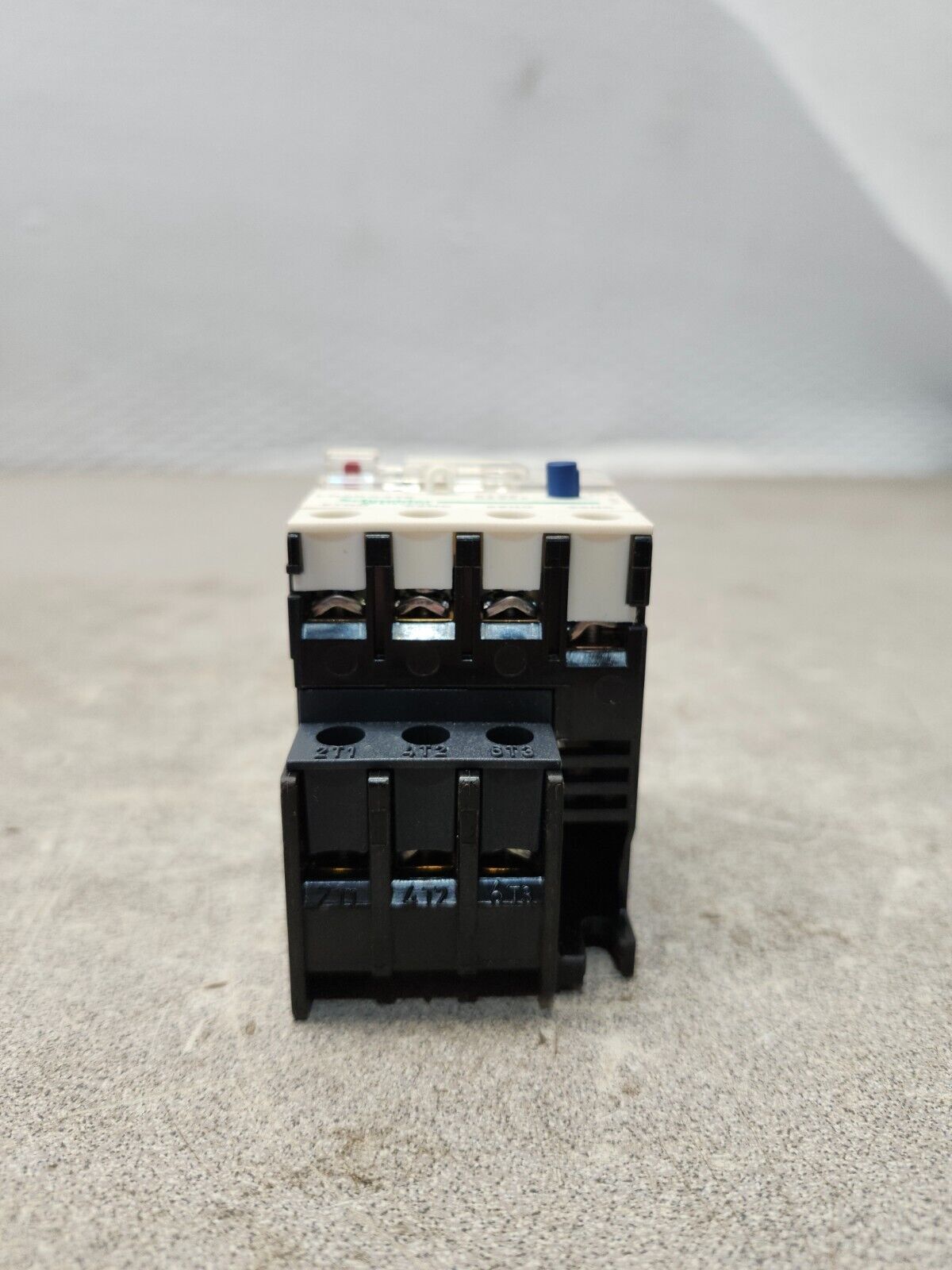 NEW IN BOX SCHNEIDER ELECTRIC THERMAL OVERLOAD RELAY LR2 K0316