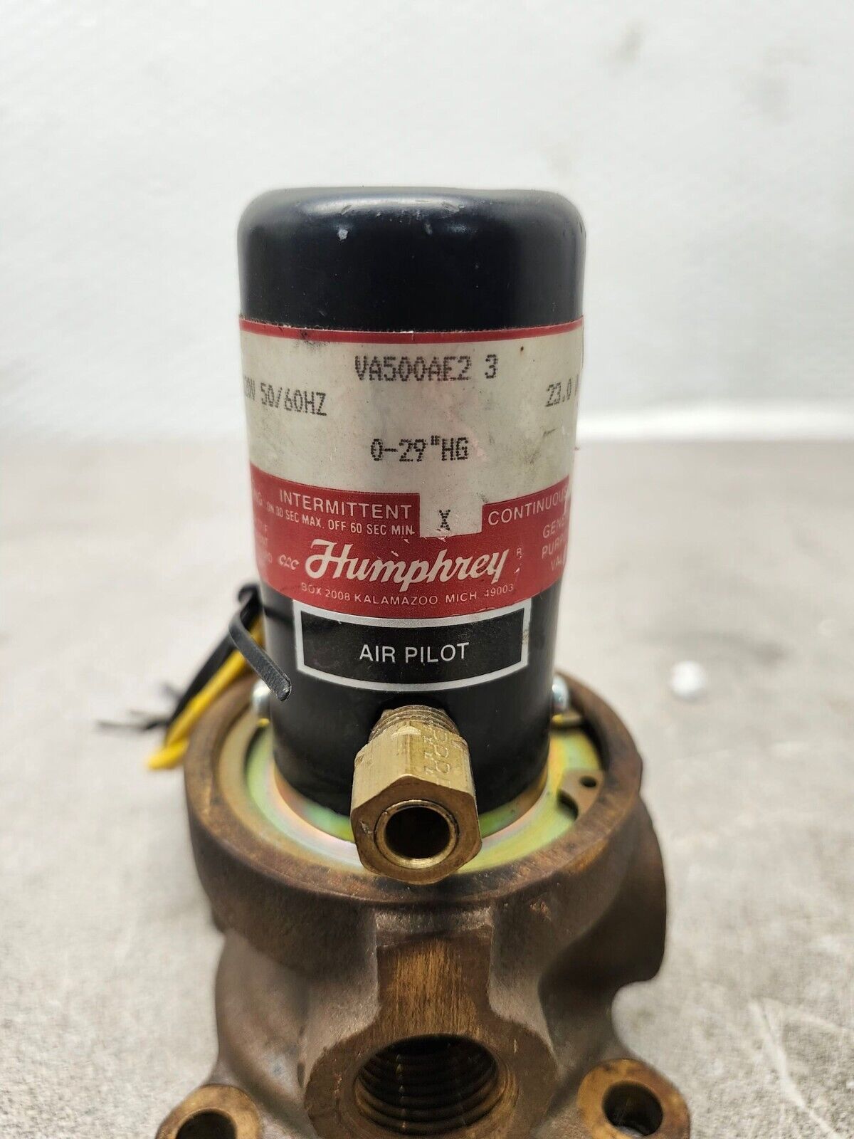 NEW NO BOX HUMPHREY PRODUCTS 3WAY Vacuum valve VA500AE2-3