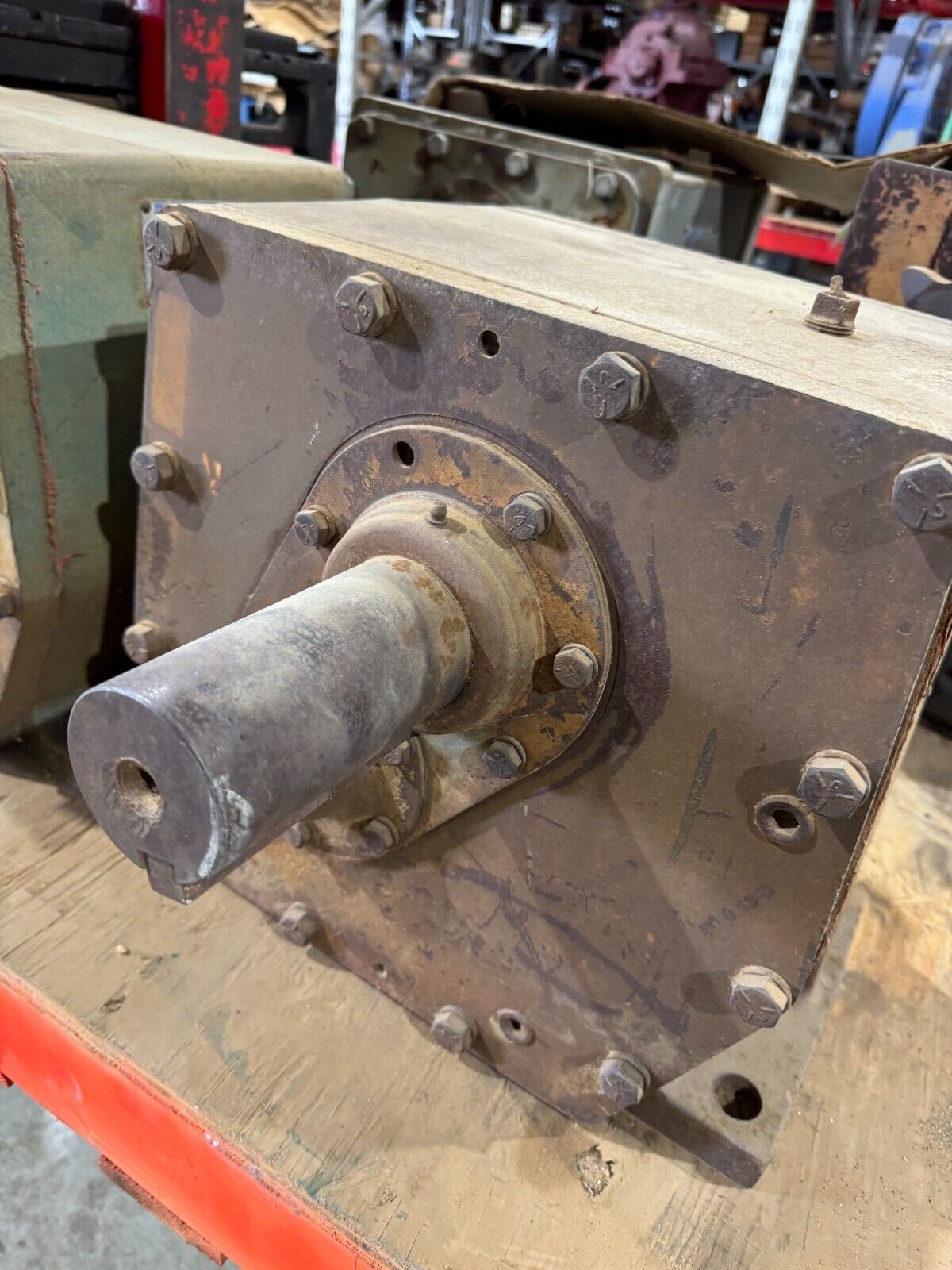 USED FALK ENCLOSED GEAR DRIVE SPEED REDUCER 30.69 RATIO 1050F 2A