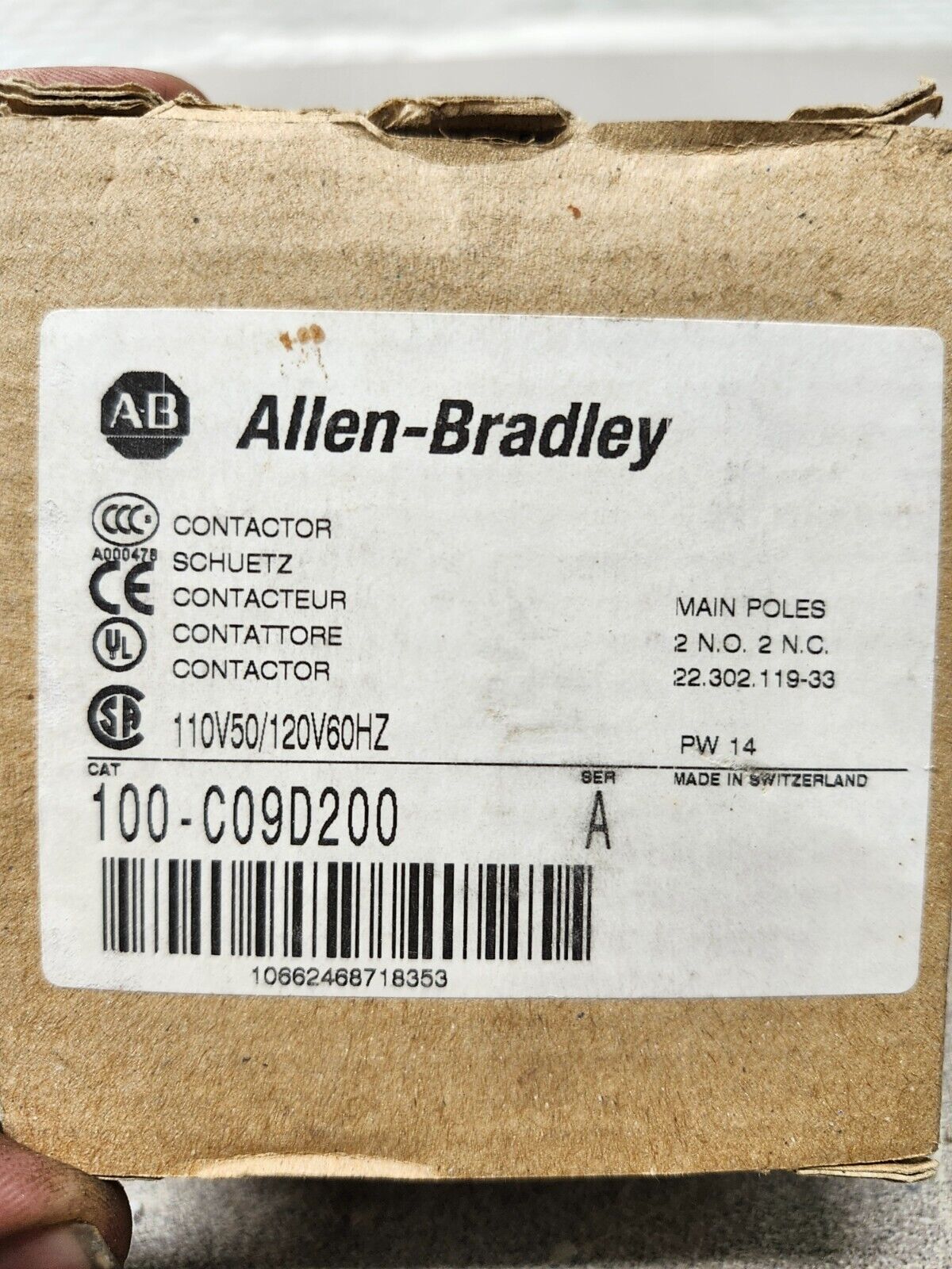 NEW IN BOX ALLEN BRADLEY CONTACTOR 100-C09D200