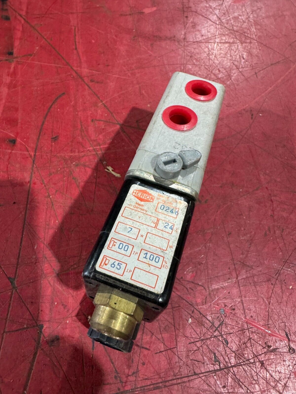 NEW HERION SOLENOID VALVE 80-207-50 25-150 PSI 0246