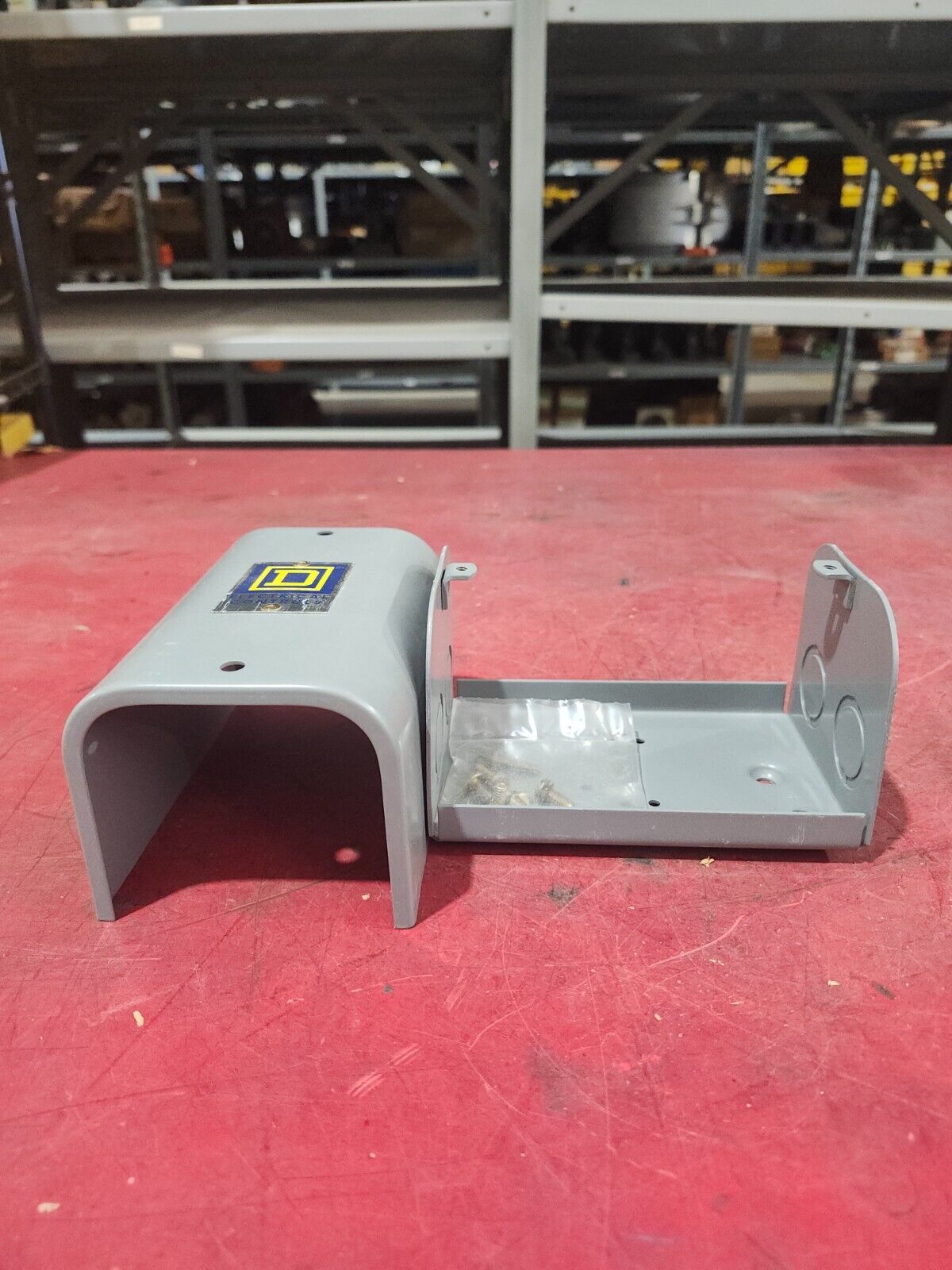 NEW IN BOX SQUARE D ENCLOSURE 9991 UE-1