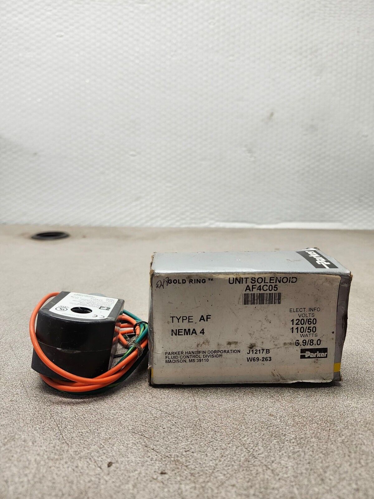 NEW IN BOX PARKER SOLENOID AF4C05