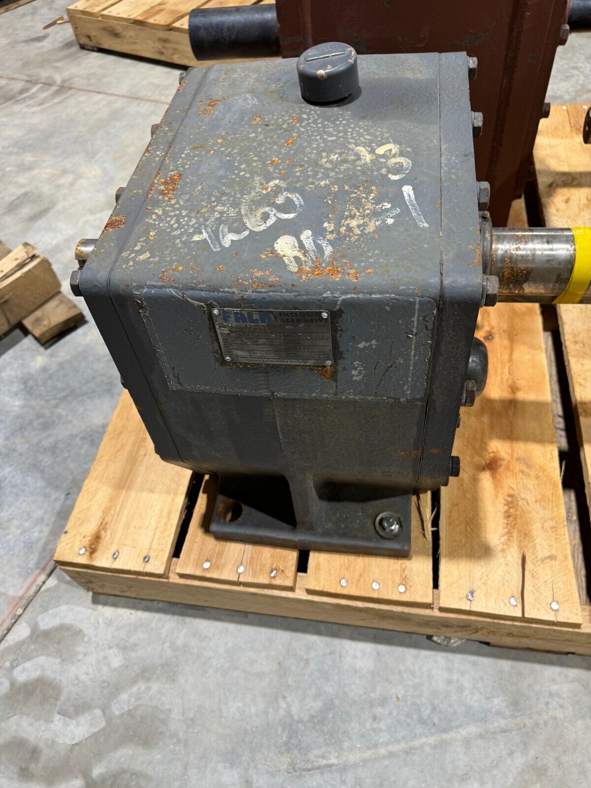 USED FALK ENCLOSED GEAR DRIVE SPEED REDUCER 70.89 RATIO 1050FZ3A