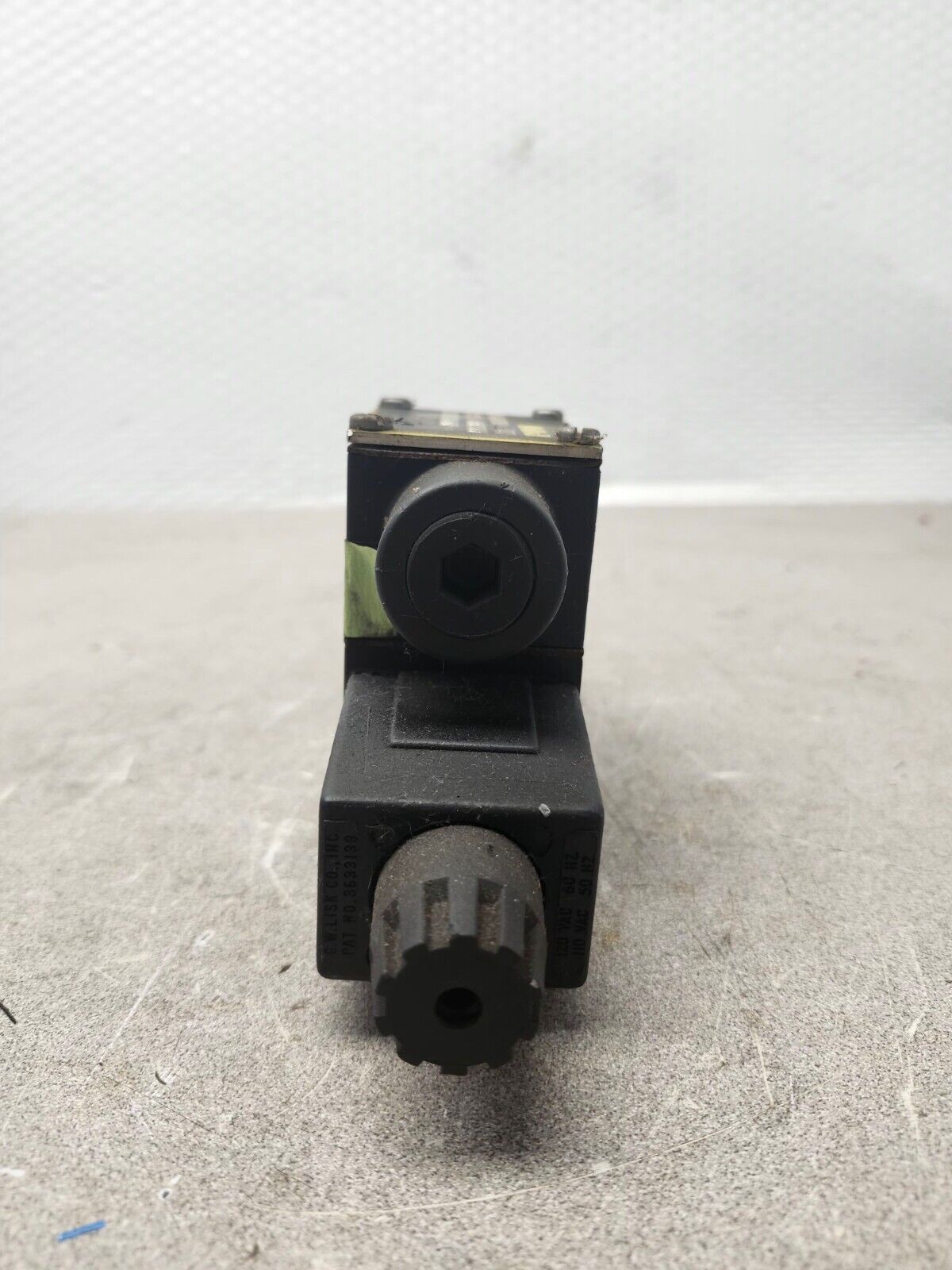 USED PARKER PILOT VALVE D1VW8CY50