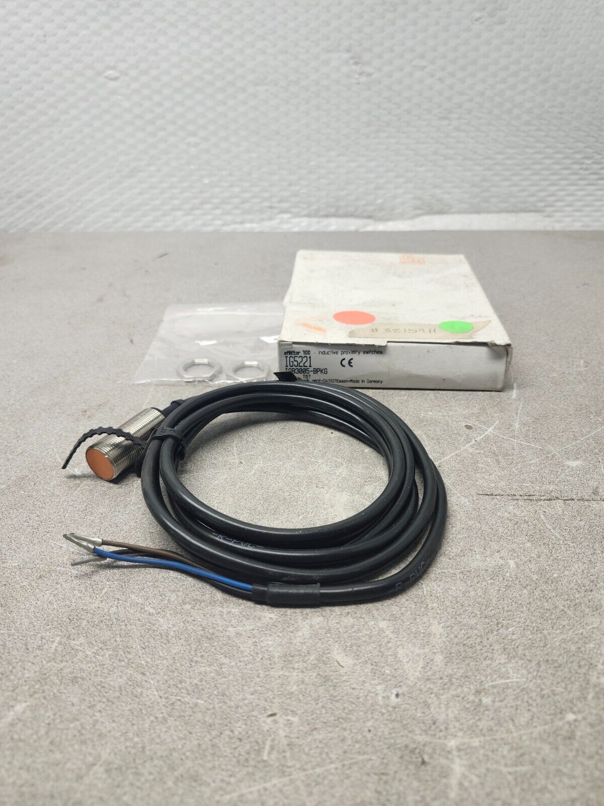 NEW IN BOX EFECTOR PROXIMITY SWITCH IG5221 IGB3005-BPKG