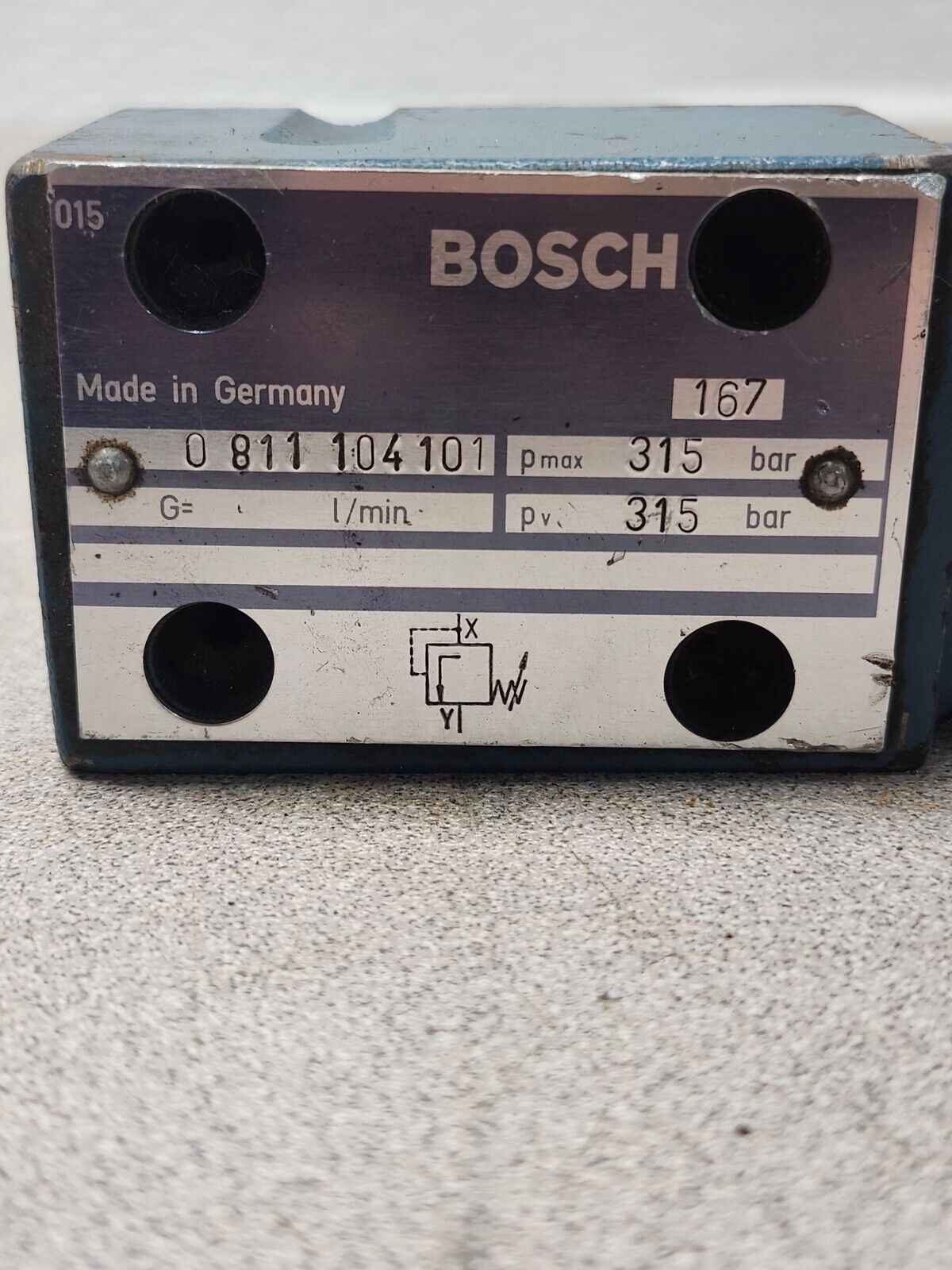 USED BOSCH HYDRAULIC VALVE 0811104101 *READ*