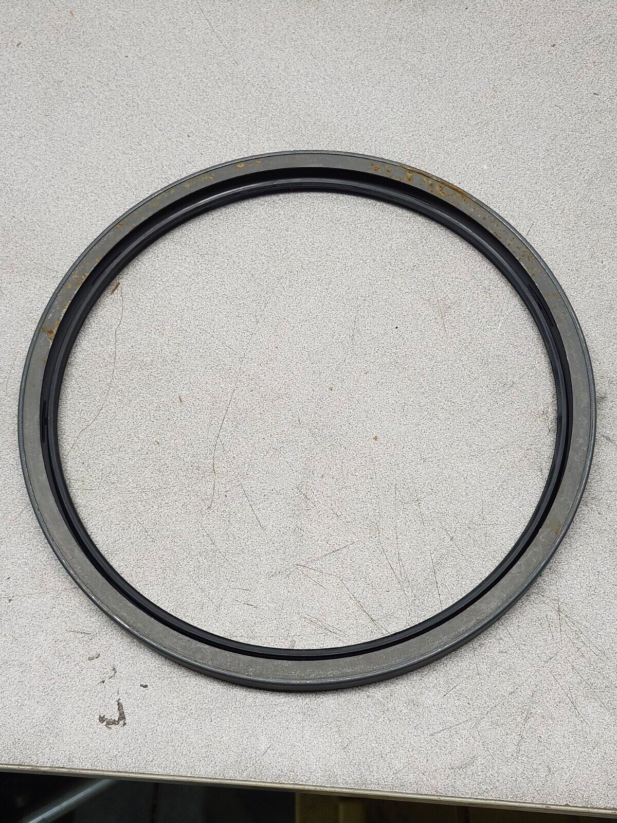 NEW IN BOX SKF OIL SEAL CR 100044