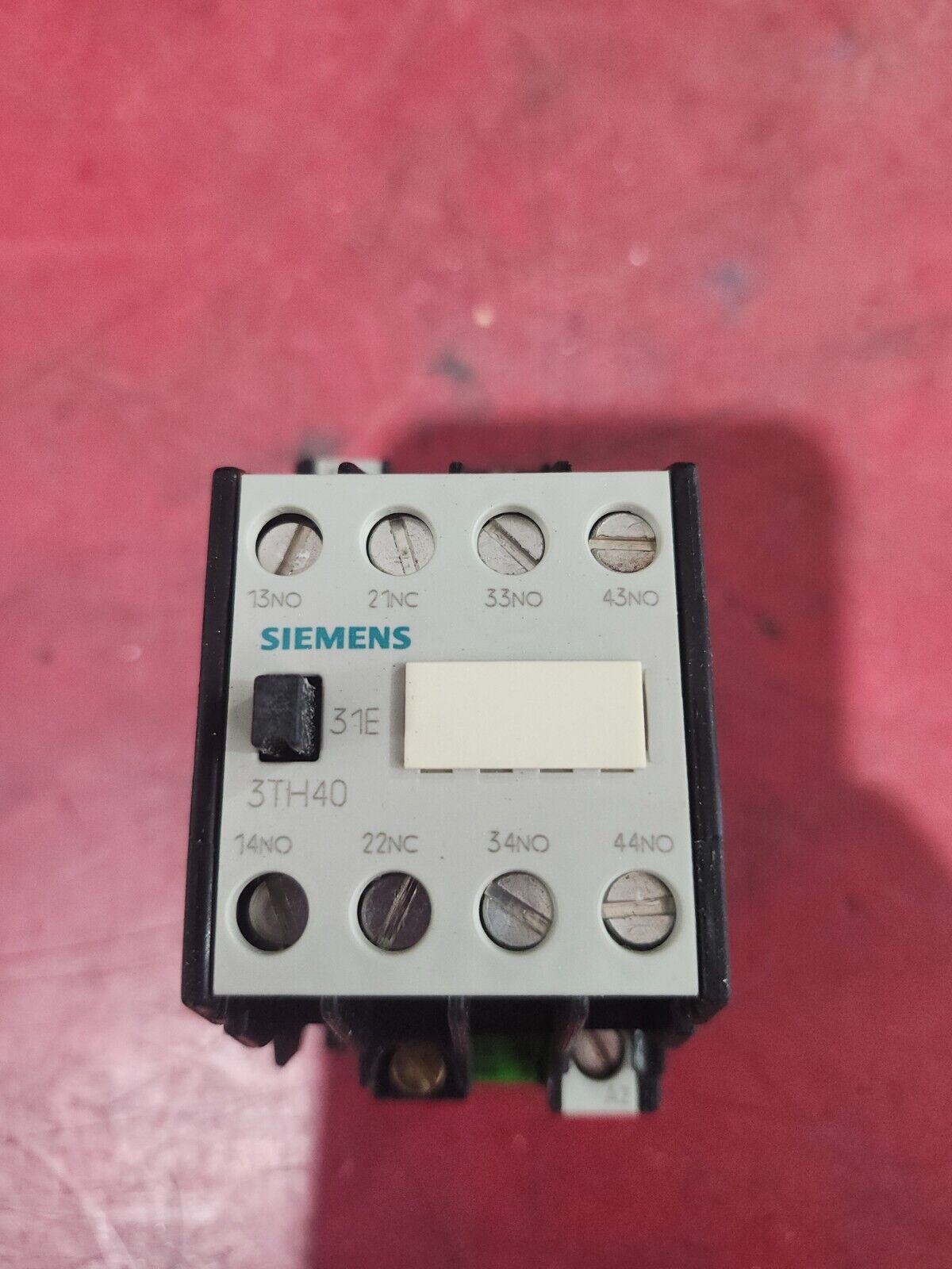 NEW IN BOX SIEMENS CONTROL CONTACTOR RELAY 120VAC 3TH4031-0A