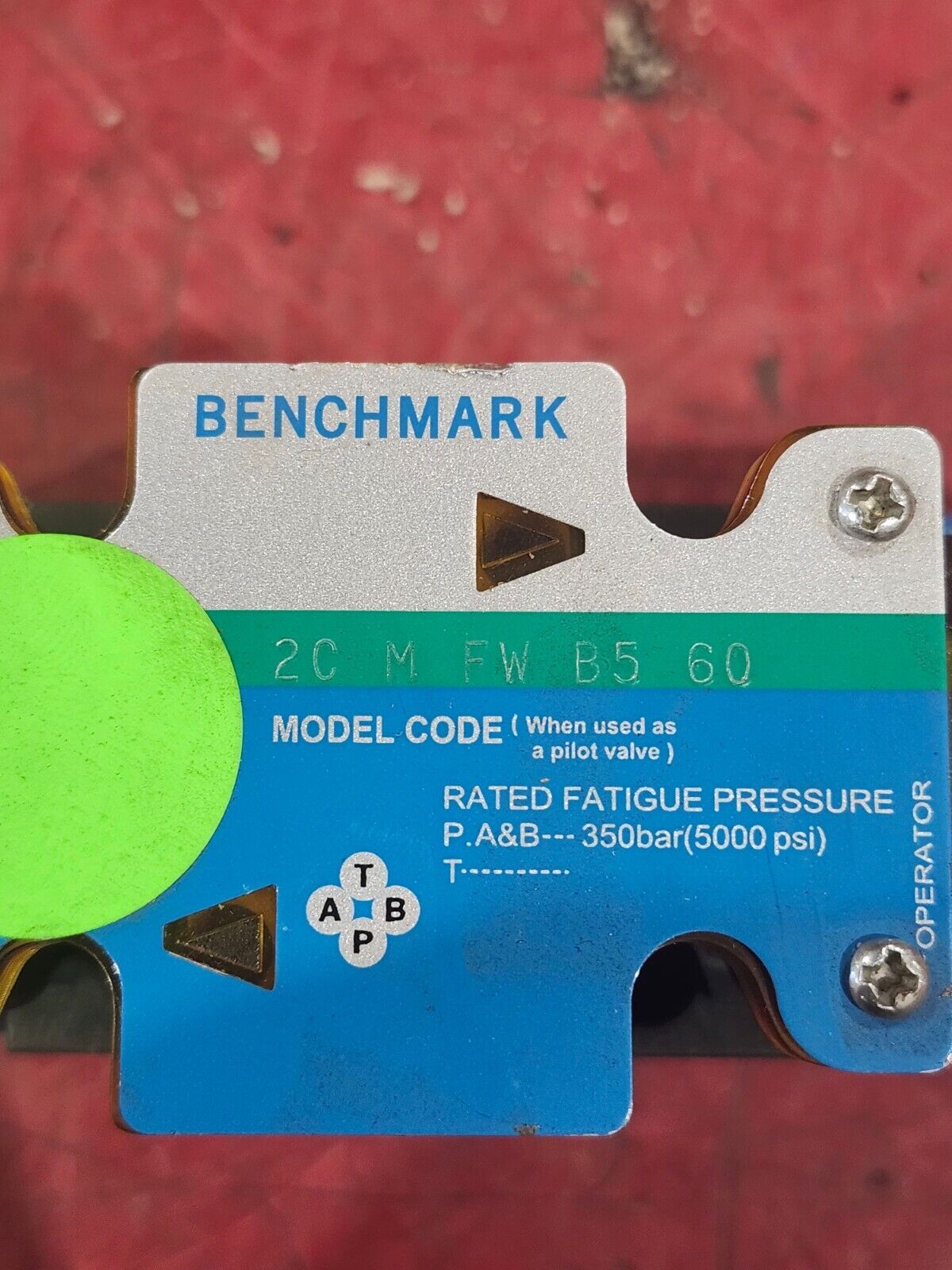 NEW NO BOX BENCHMARK DIRECTIONAL VALVE 2CMFWB560