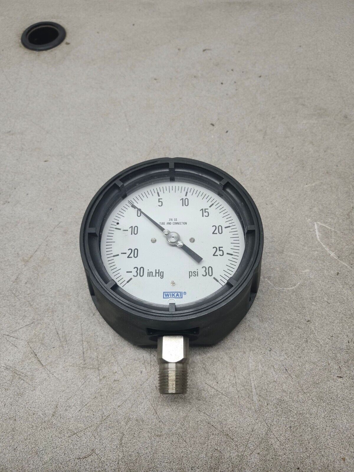 NEW IN BOX WIKA PRESSURE GAUGE 9834745