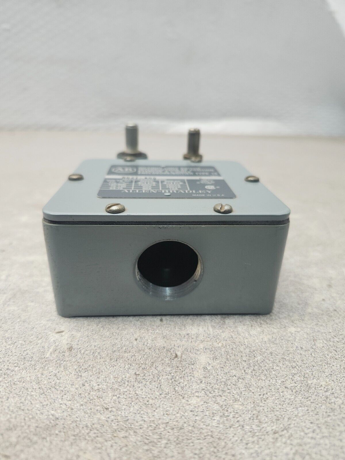 NEW IN BOX ALLEN BRADLEY LIMIT SWITCH NEMA TYPE 4/13 802T-AHD