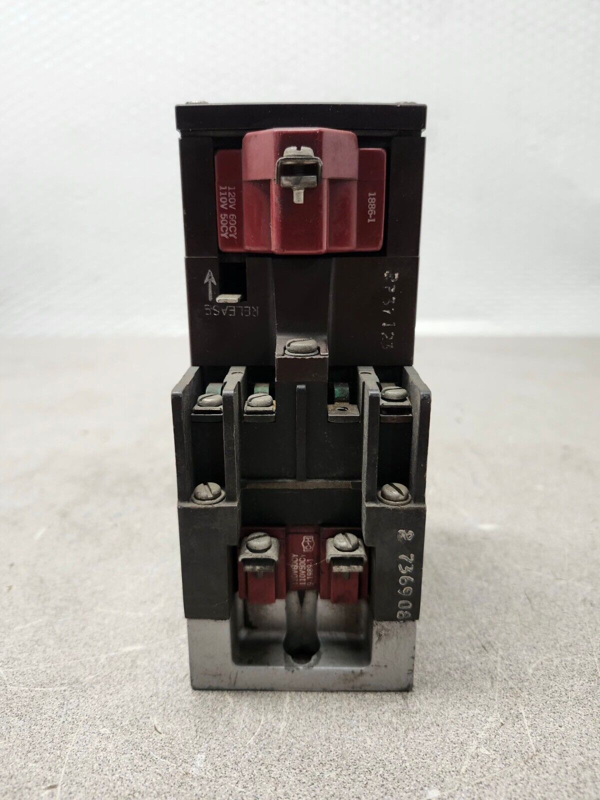 USED Cutler Hammer Series A2 Type M Latched Relay D23MR402