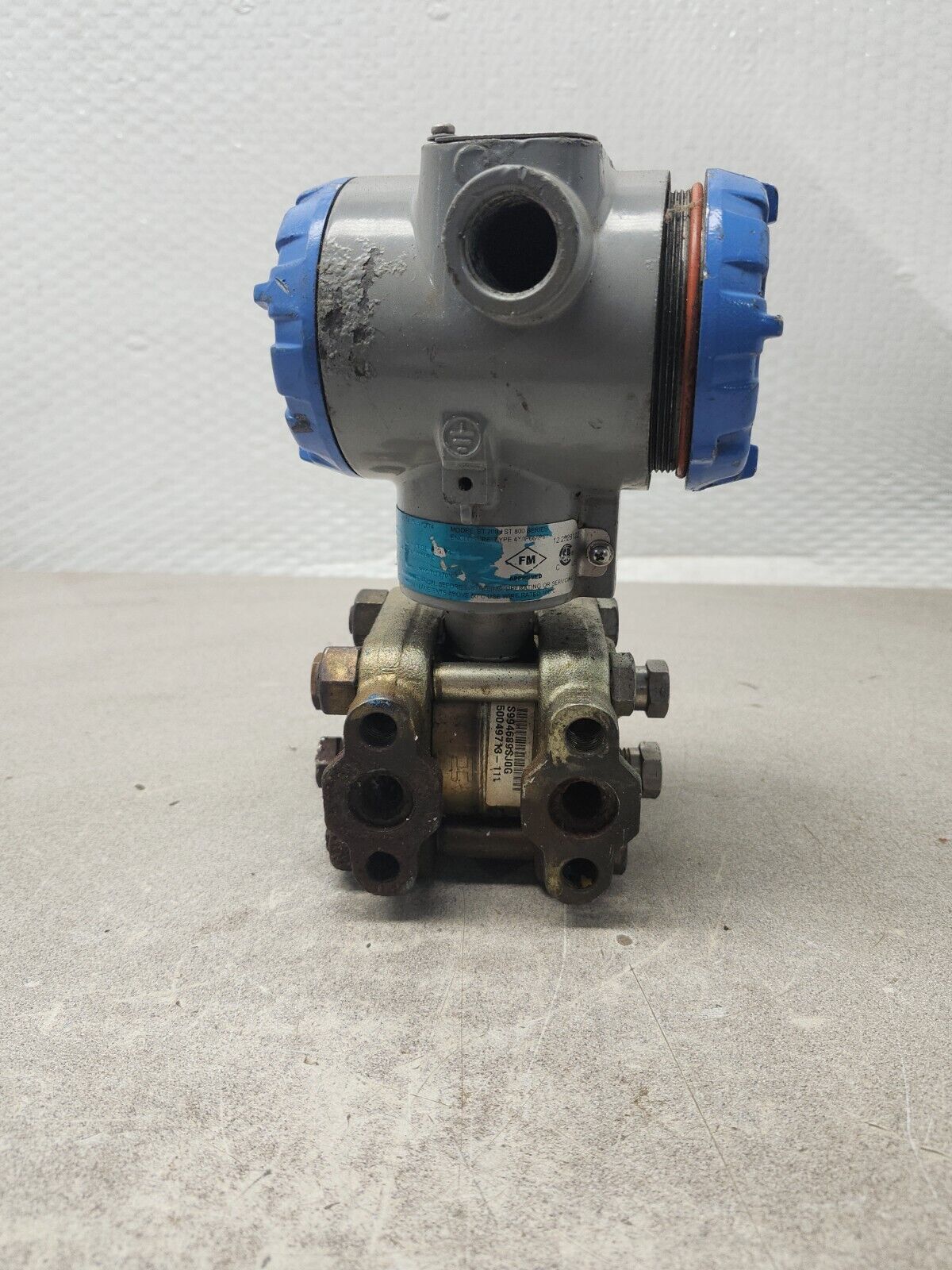 USED HONEYWELL PRESSURE TRANSMITTER ST820-A1AC6AS-1-A-AD0-11S-A-10A0-00-0000