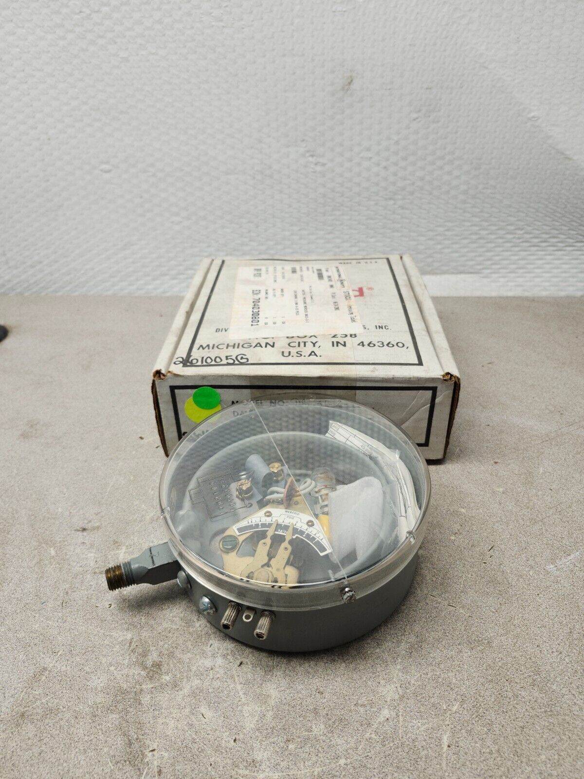 NEW IN BOX MERCOID PRESSURE SWITCH DA-31-2-1