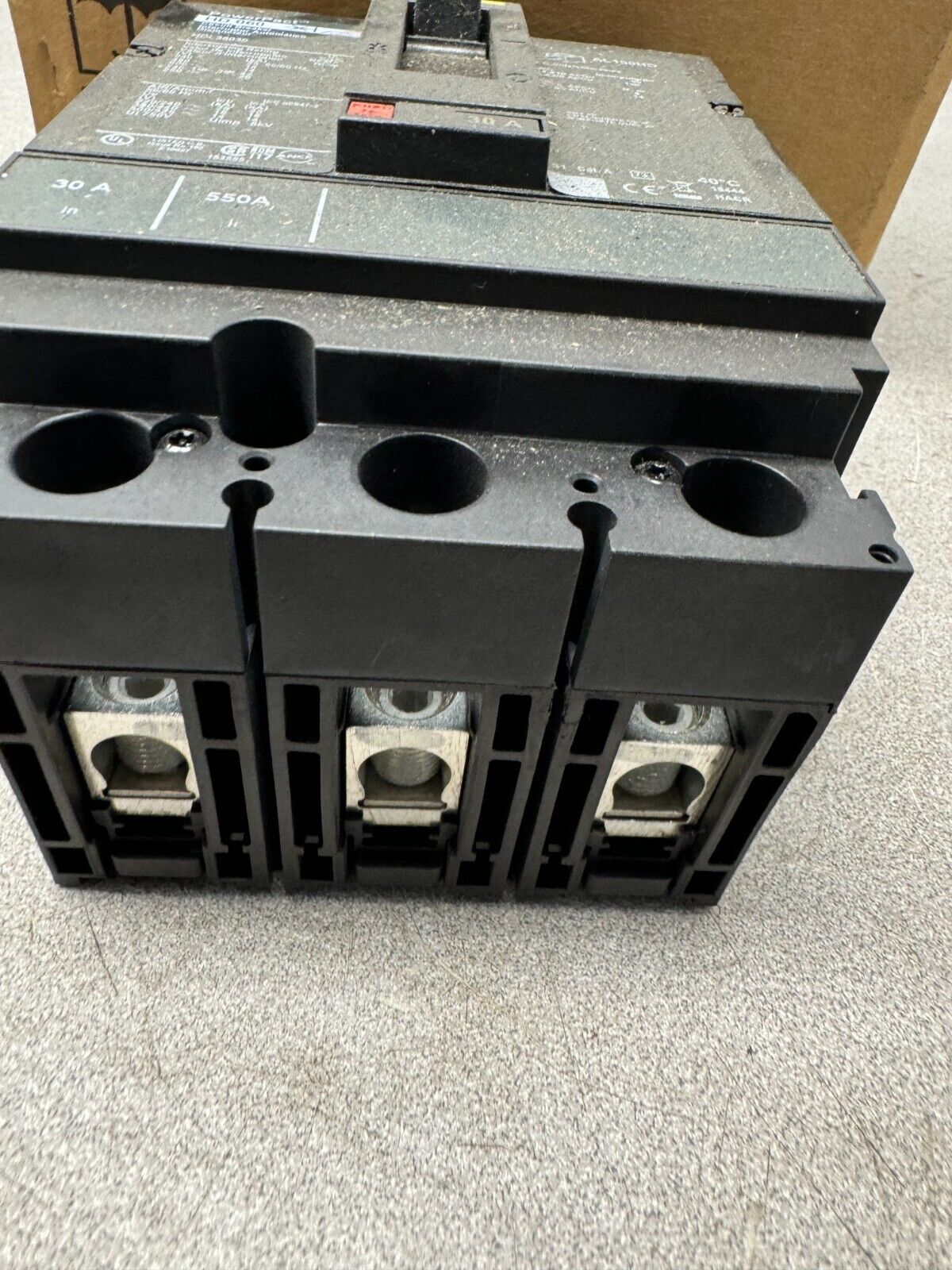 NEW IN BOX SQUARE D HD060 POWERPACT 3 POLE 30AMP CIRCUIT BREAKER HDL36030