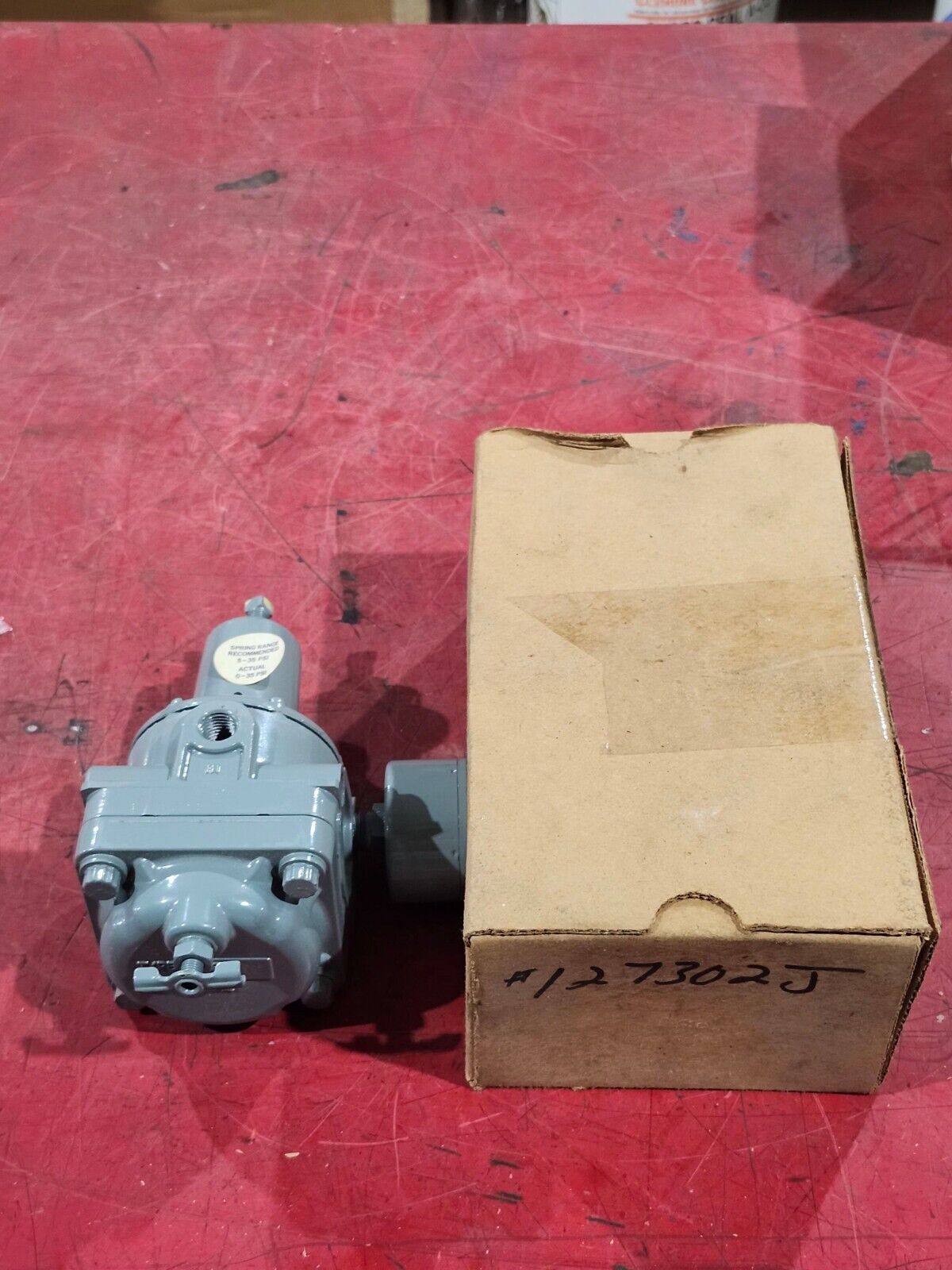 NEW IN BOX FISHER PRESSURE REGULATOR 67AF R/235