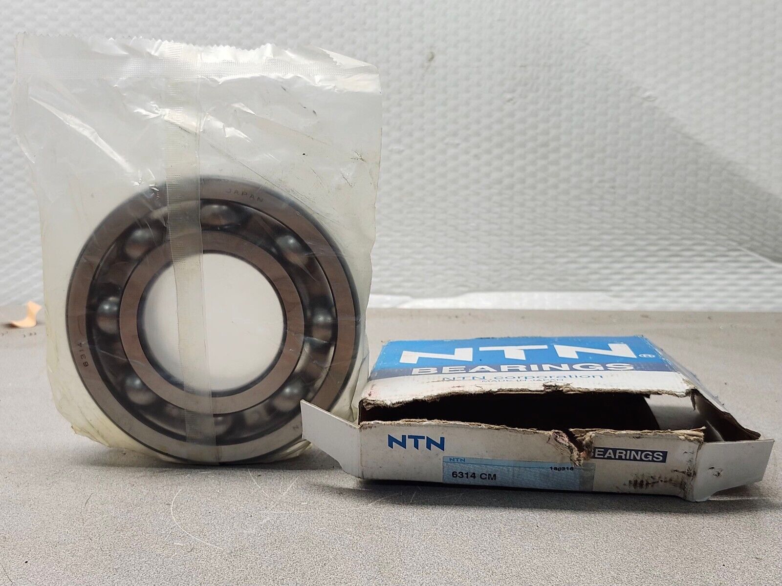 NEW IN BOX NTN BEARING 6314 CM