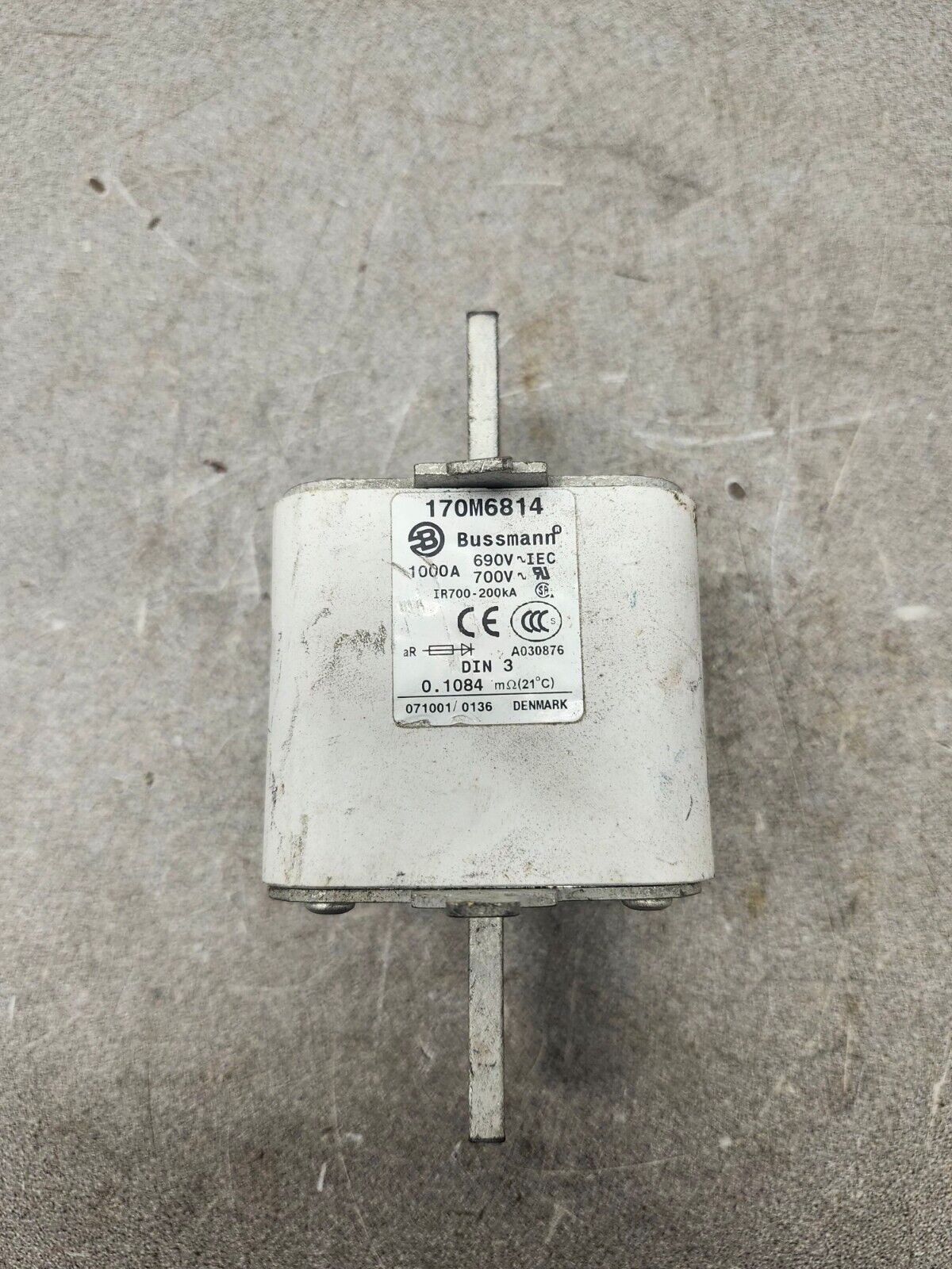 USED BUSSMANN 1000A FUSE 700V 170M6814