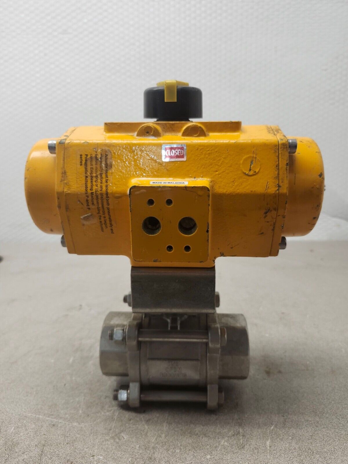 USED EMERSON ELOMATIC PNEUMATIC ACTUATOR ES0065U1A04A14K0 WITH 1 1/2 CF8M BALL V