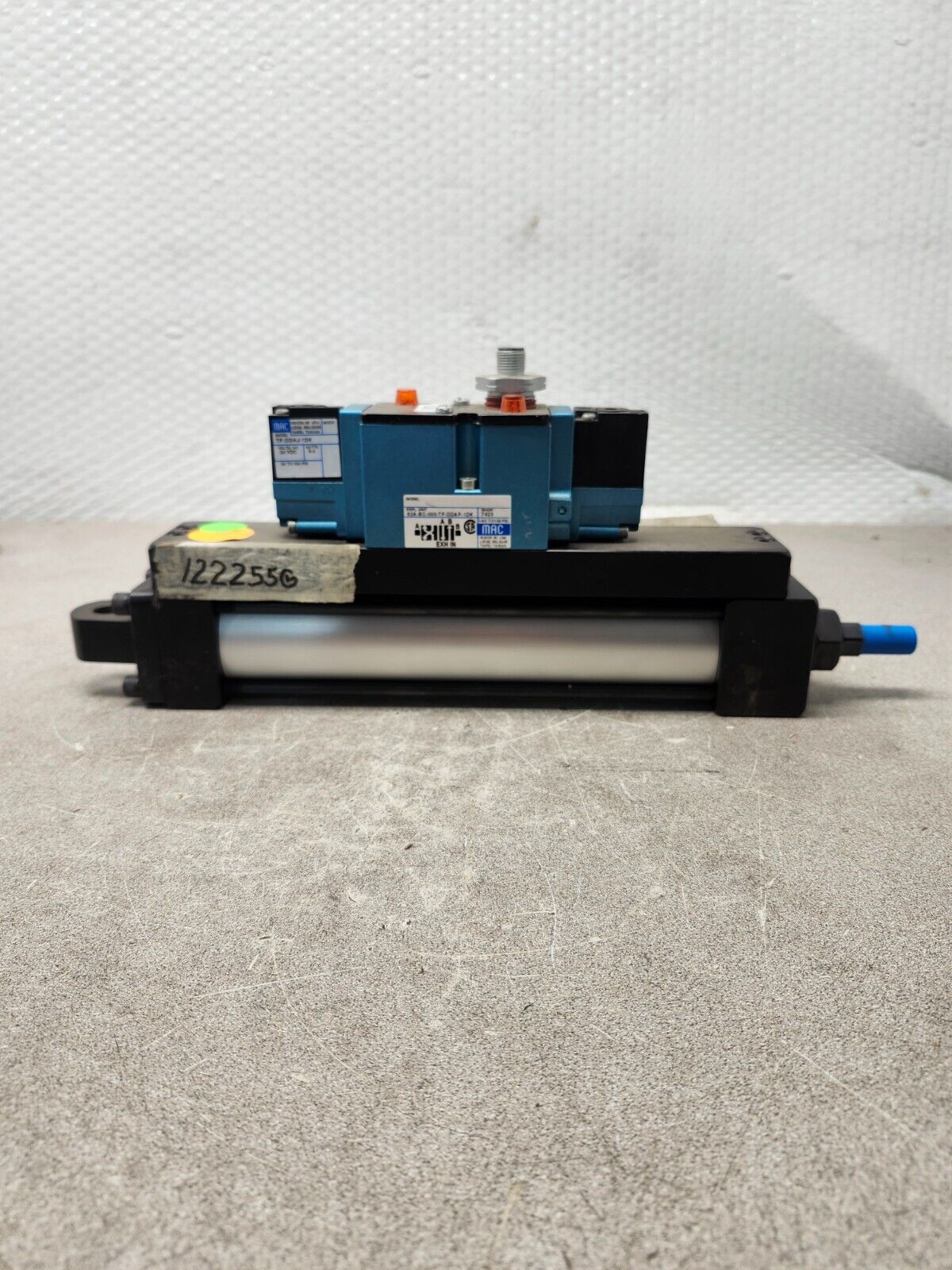 NEW STARCYL Hydraulic Cylinder Actuator A3A75-1.5X6.75 W/ MAC 82A-BC-000-TP-DDAP