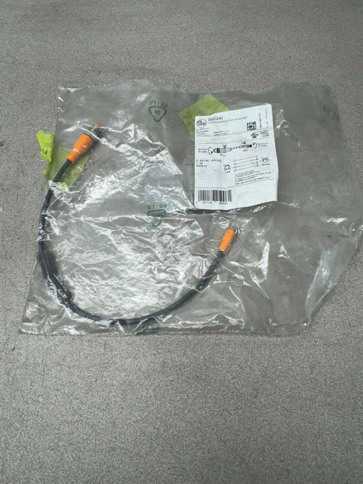 NEW IN PACKAGE IFM CONNECTION CABLE EVC240