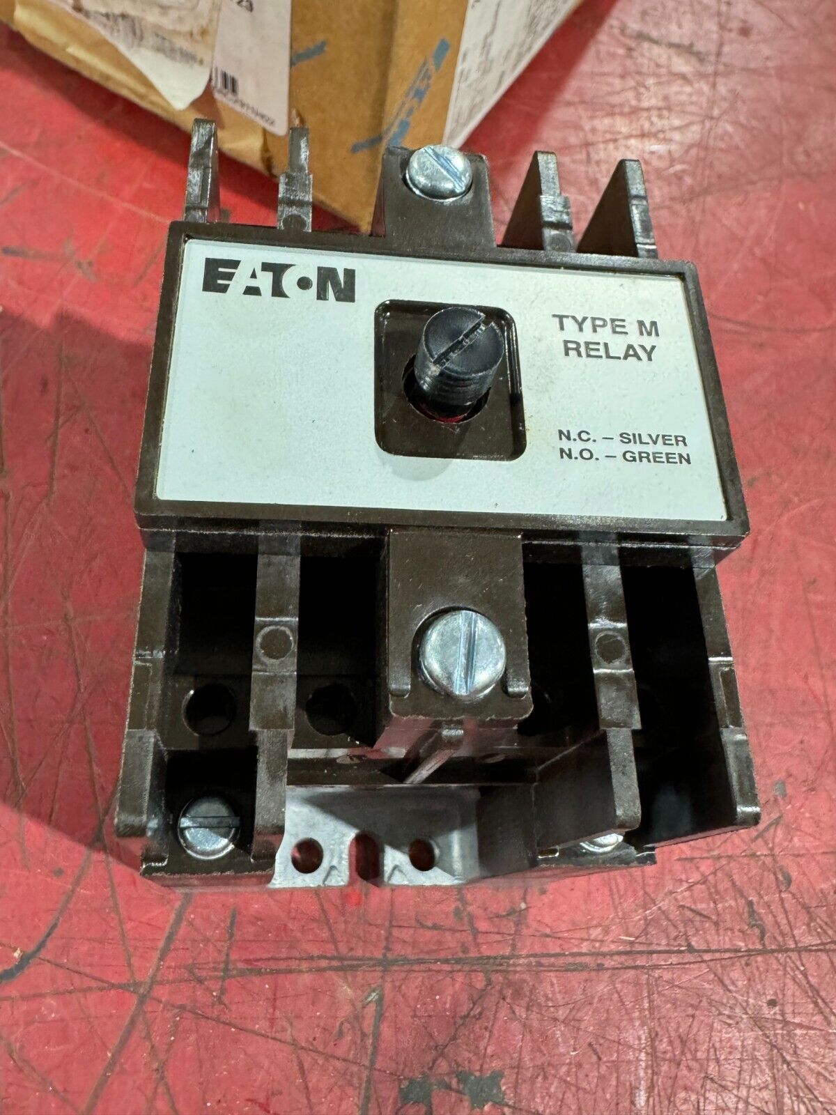 NEW IN BOX EATON 110/120V. COIL TYPE M RELAY D26MBA