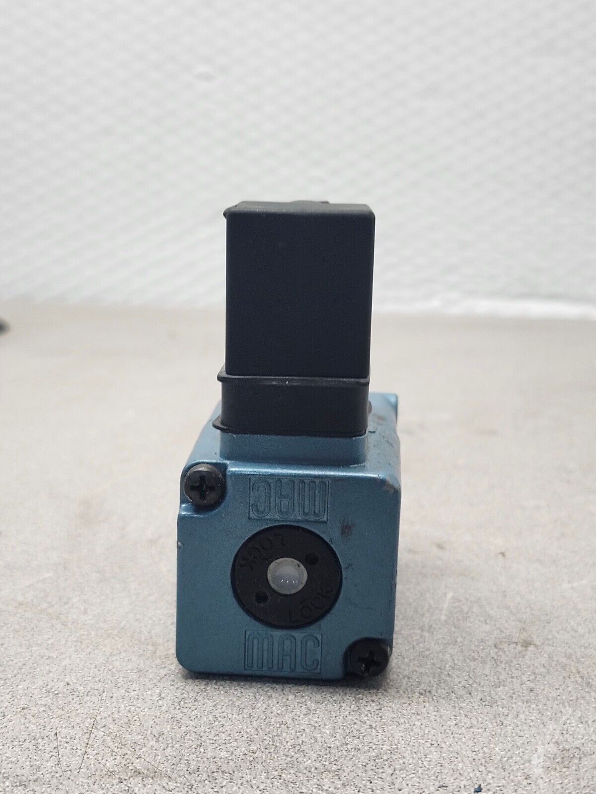 NEW NO BOX MAC VALVE 24 VDC 225B-781JA