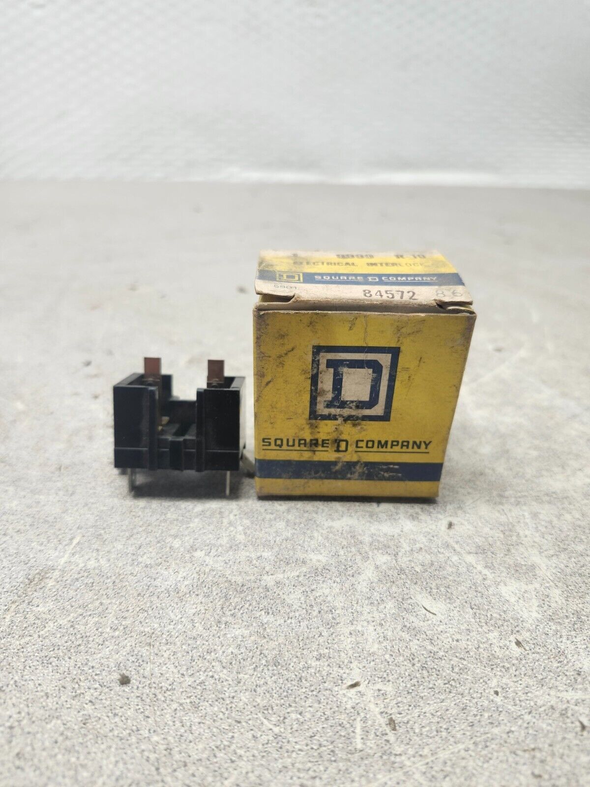 NEW IN BOX SQUARE D ELECTRICAL INTERLOCK CLASS 9999 TYPE R-10