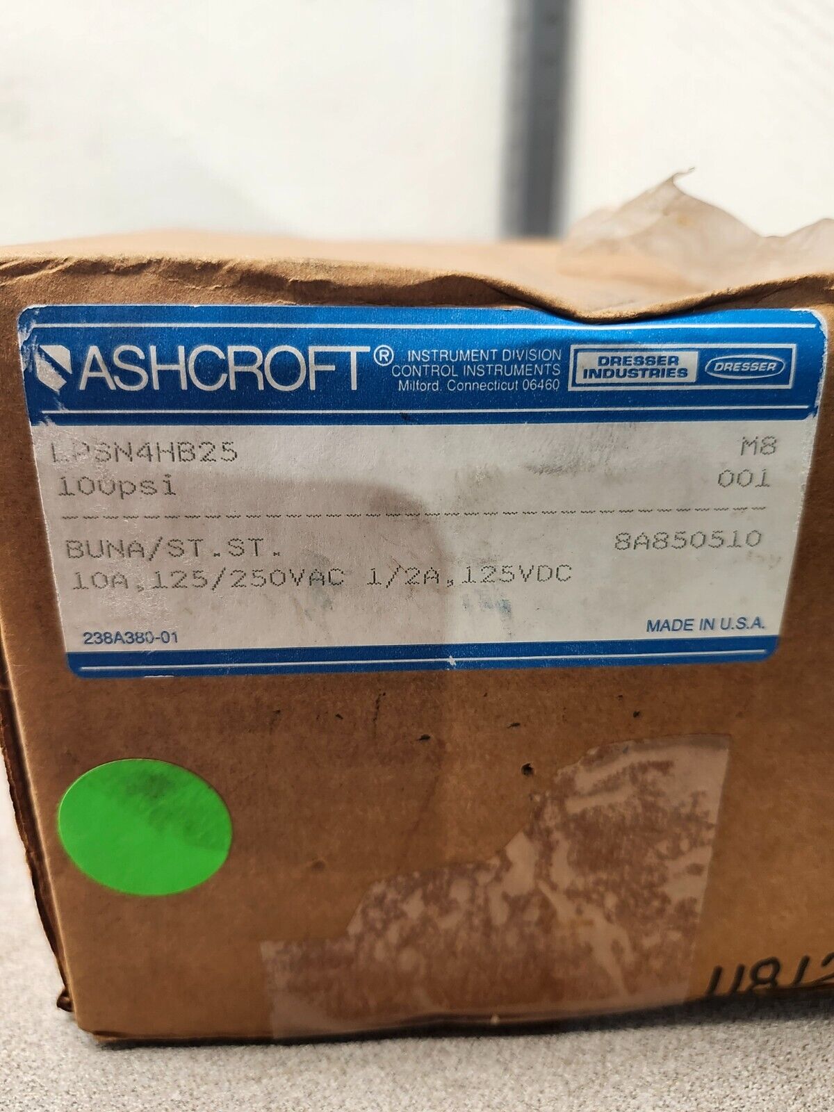 NEW WITH BOX ASHCROFT pressure switch LPSN4HB25