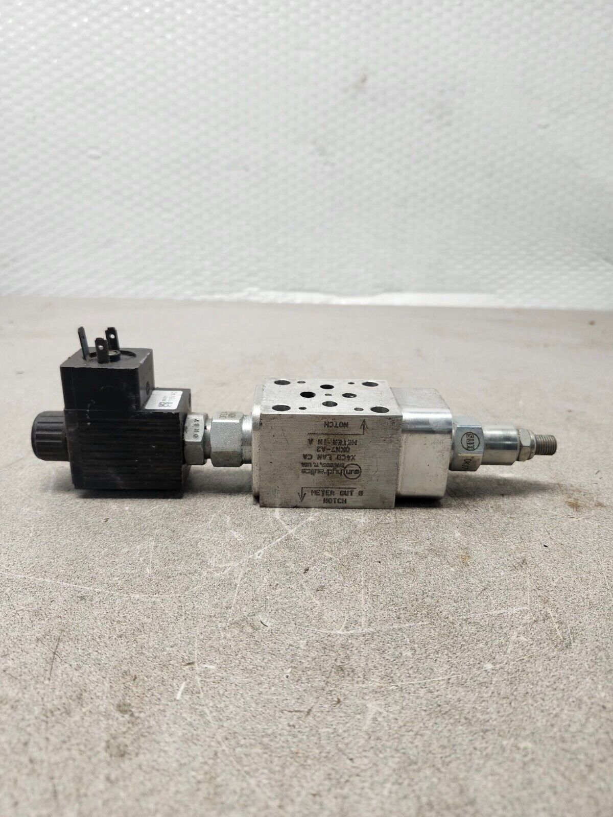 USED SUN HYDRAULICS QKN7-A2 WITH SUN 760-211 115VAC