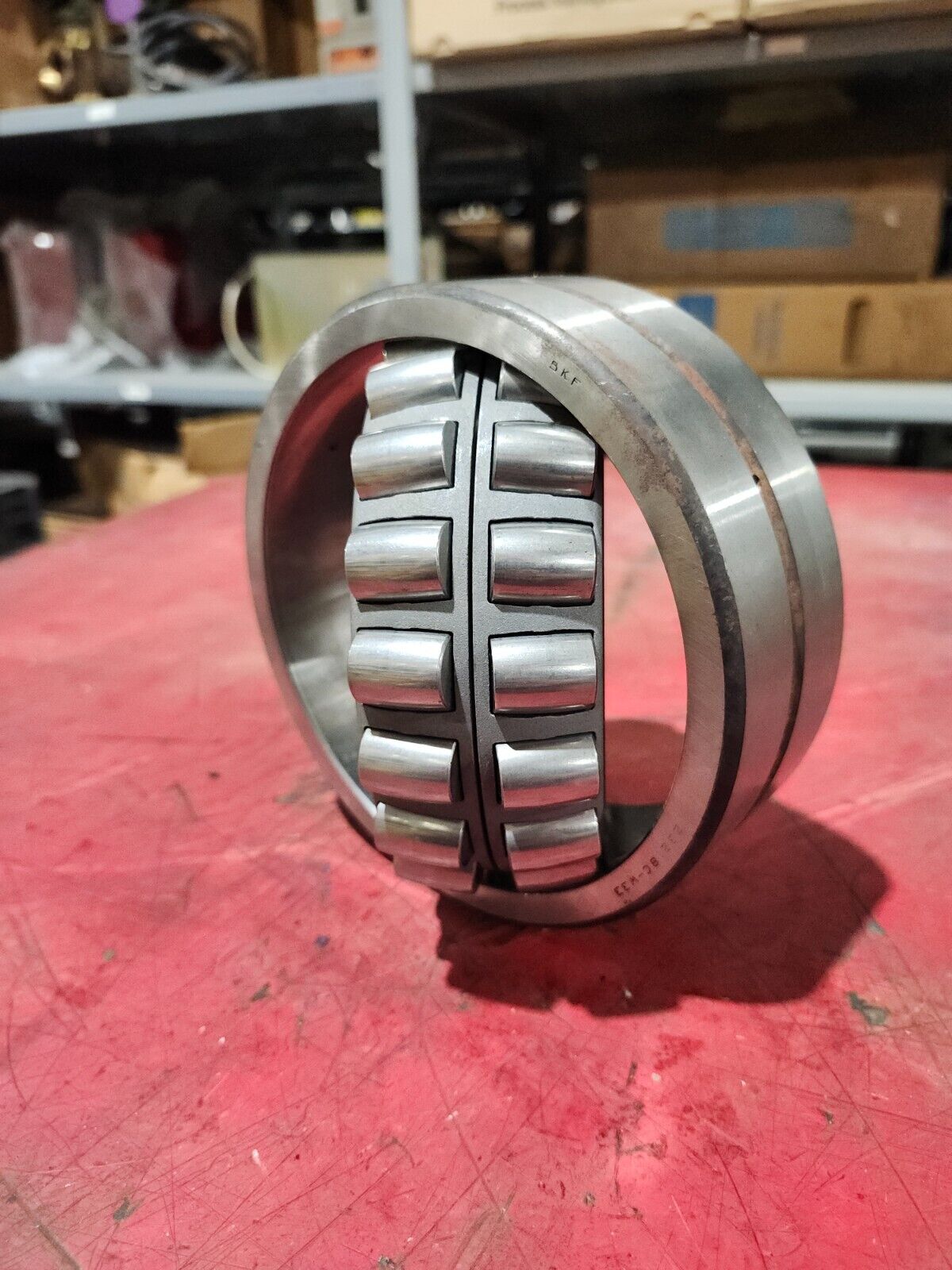 NEW NO BOX SKF SPHERICAL ROLLER BEARING 23218C-W33