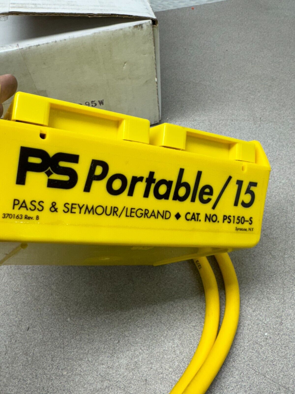 NEW IN BOX PASS & SEYMOUR PORTABLE GFCI 15AMP 125V. OUTLET PS150-S
