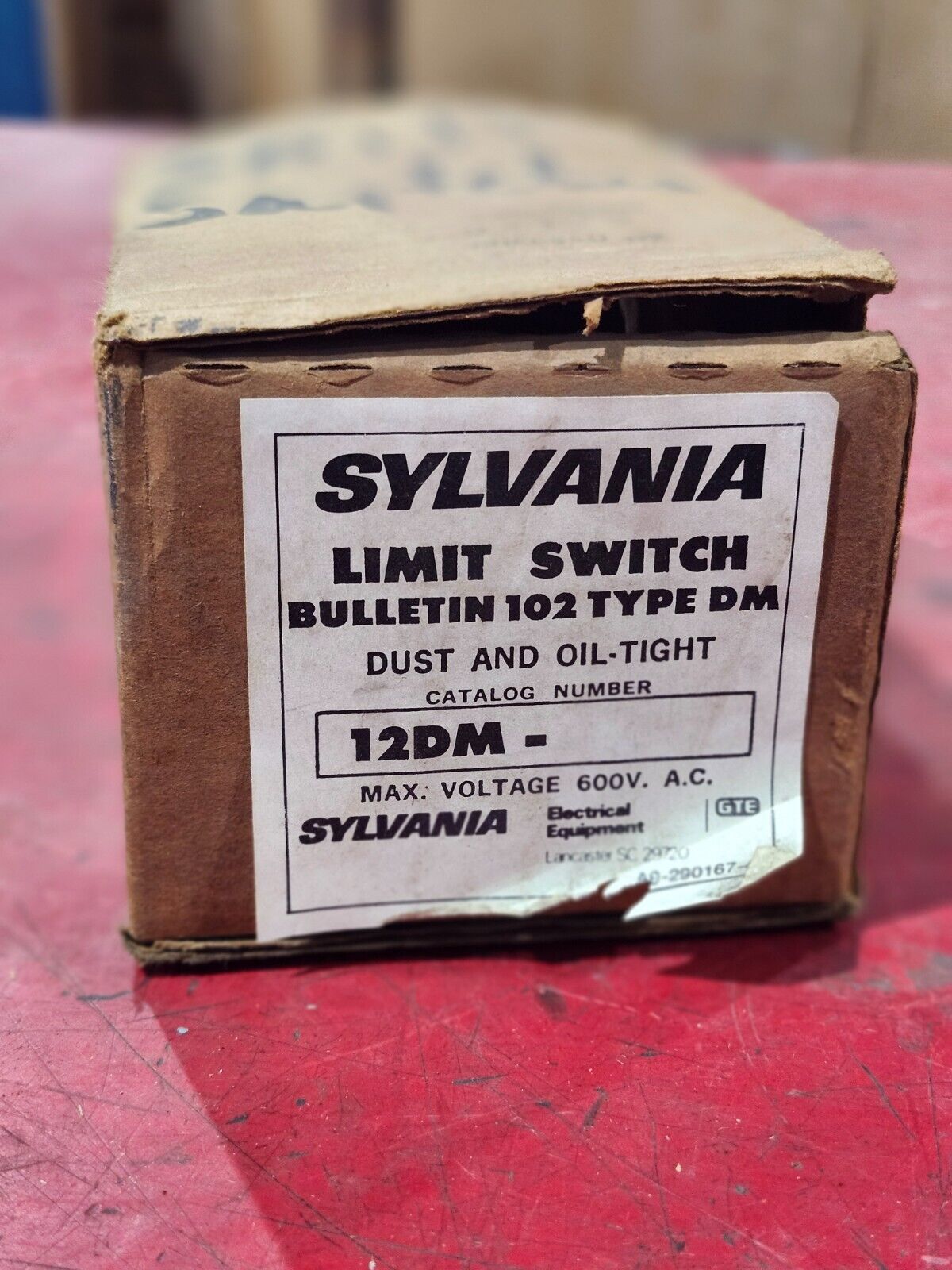 NEW IN BOX SYLVANIA LIMIT SWITCH 102 12DM