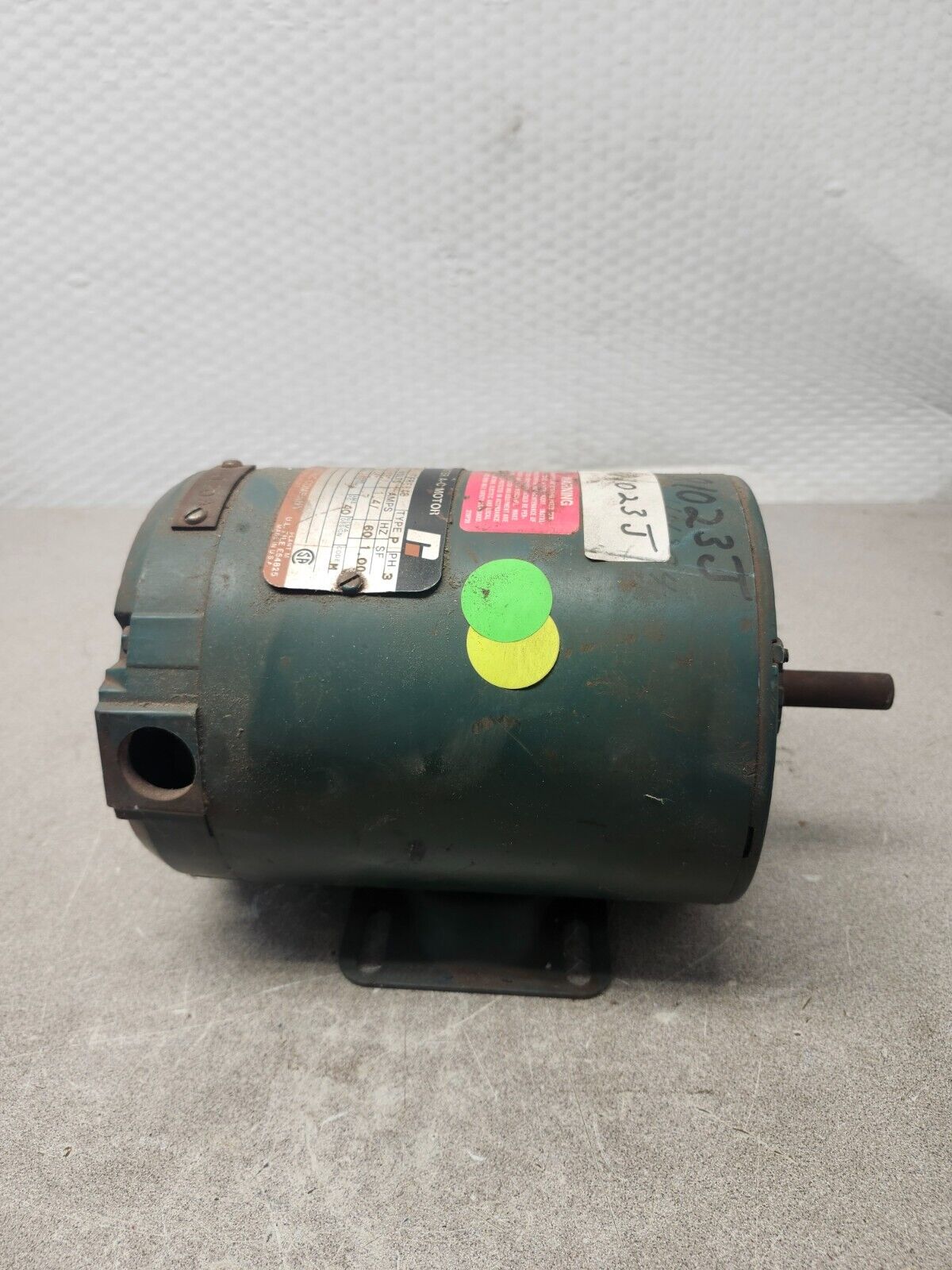 USED Reliance MOTOR HP 1/4, 230V, 60HZ, PH 3, 1140 RPM,  P4SH1310M