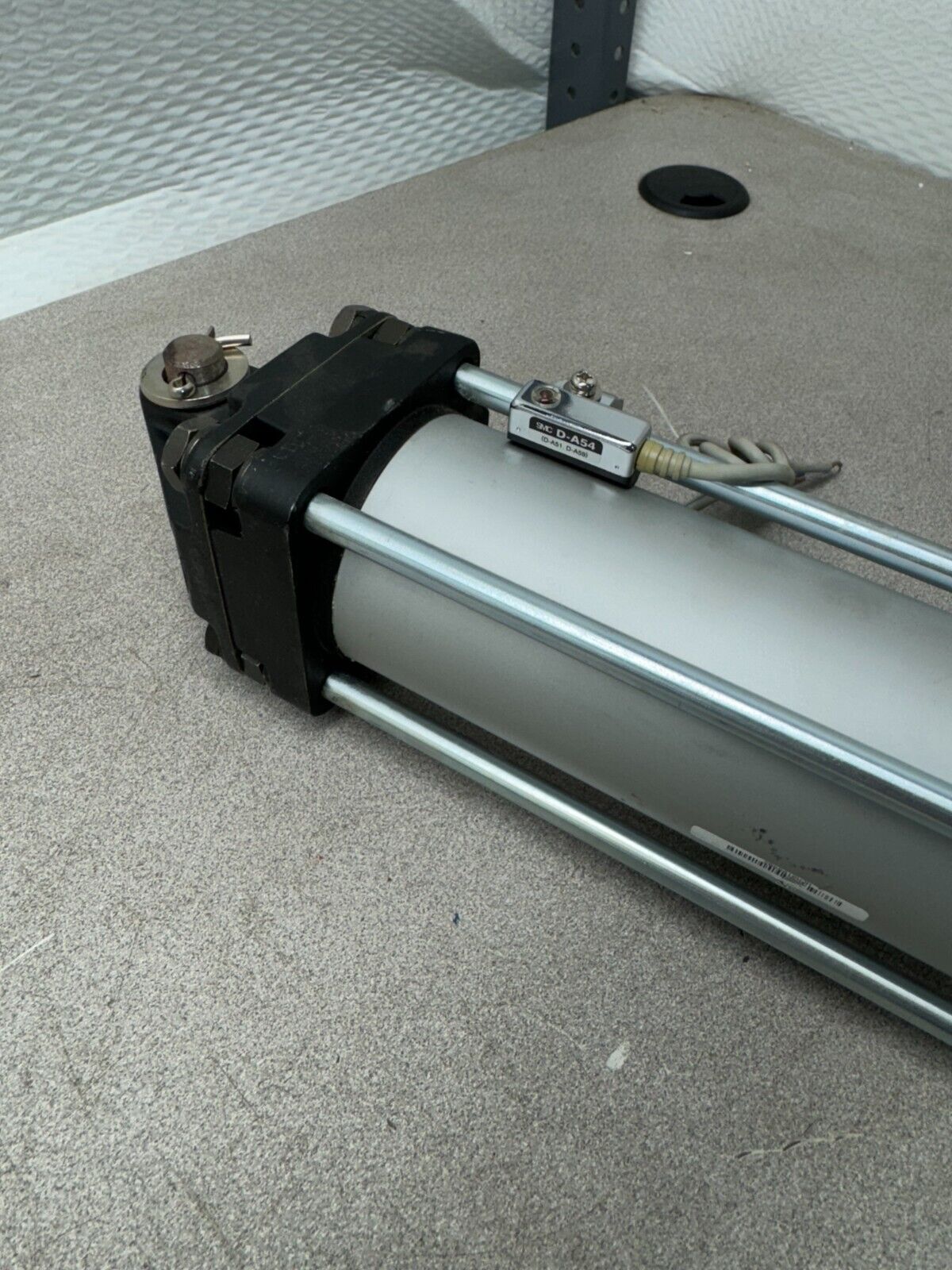 NEW NO BOX SMC PNEUMATIC CYLINDER CDA1DN63-200J-A54